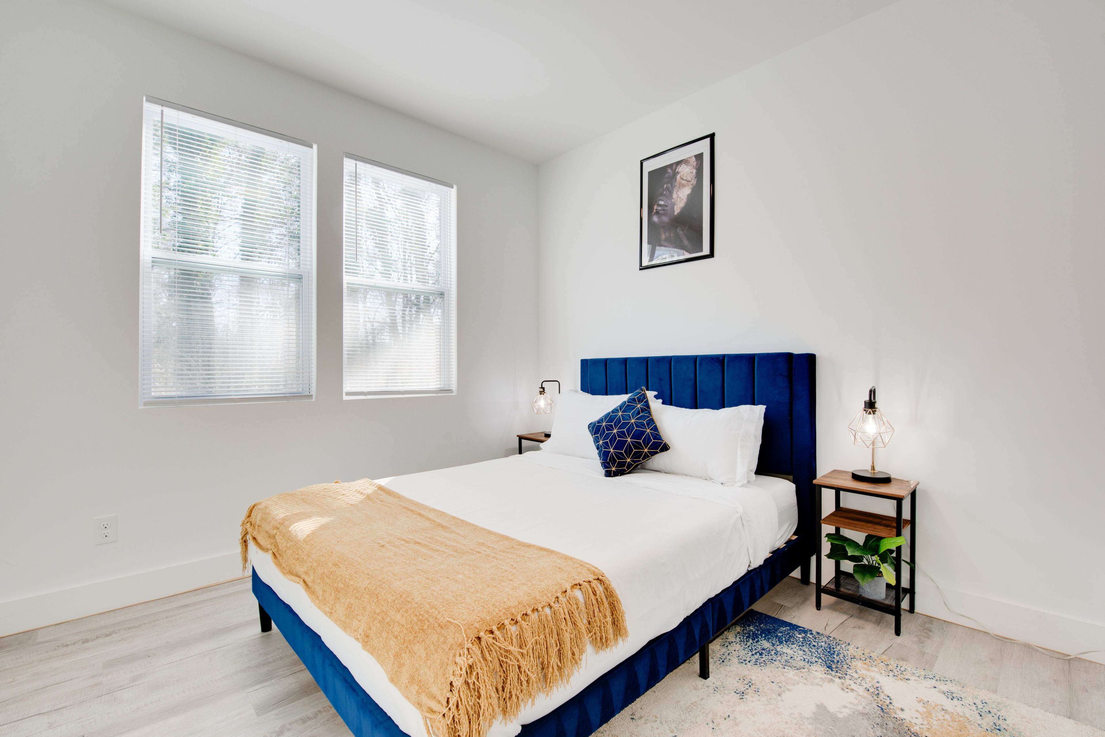 Bedroom 1 | Queen Bed | Smart TV