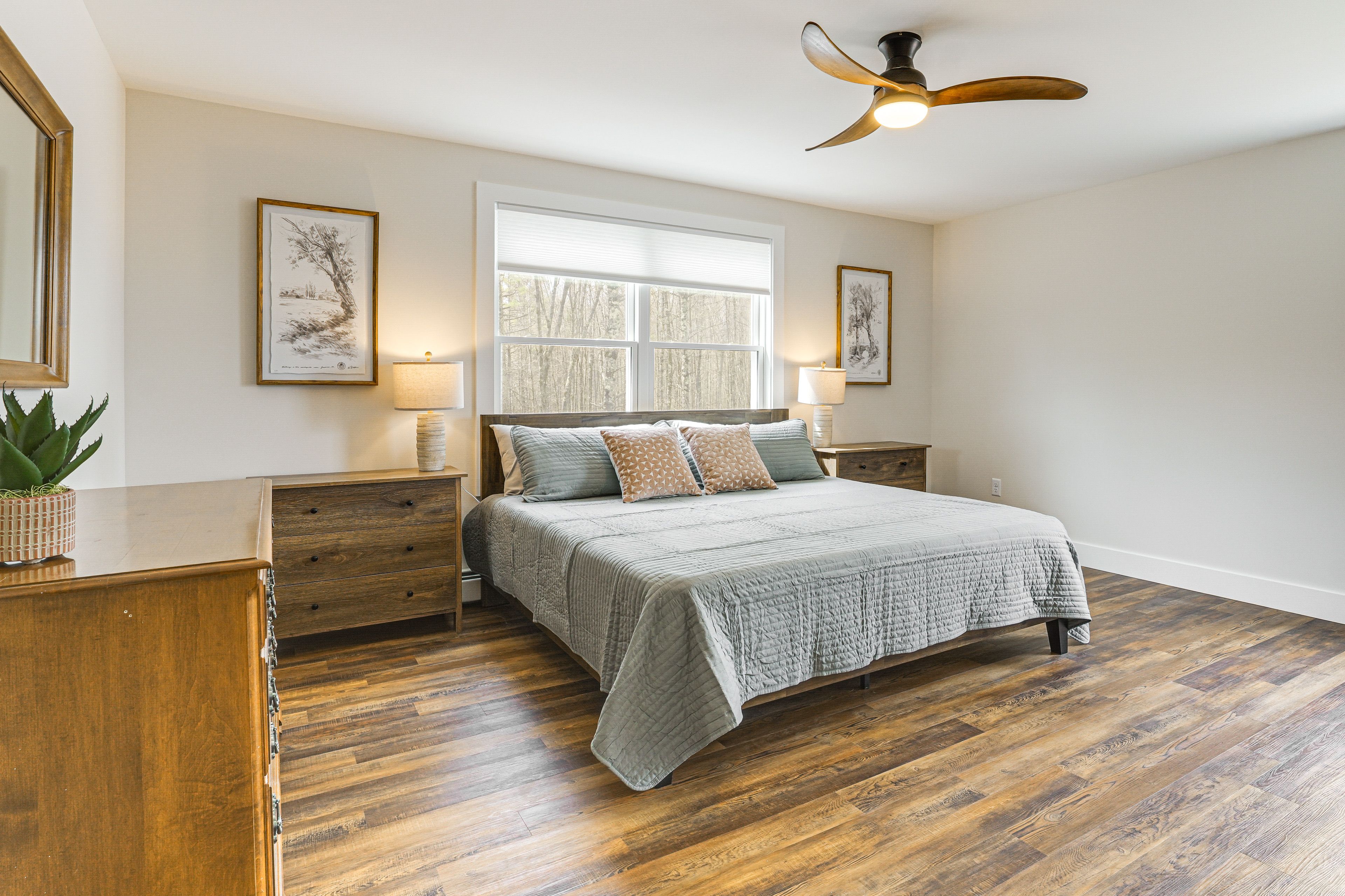 Bedroom 1 | Upper Level | King Bed | En-Suite Bathroom