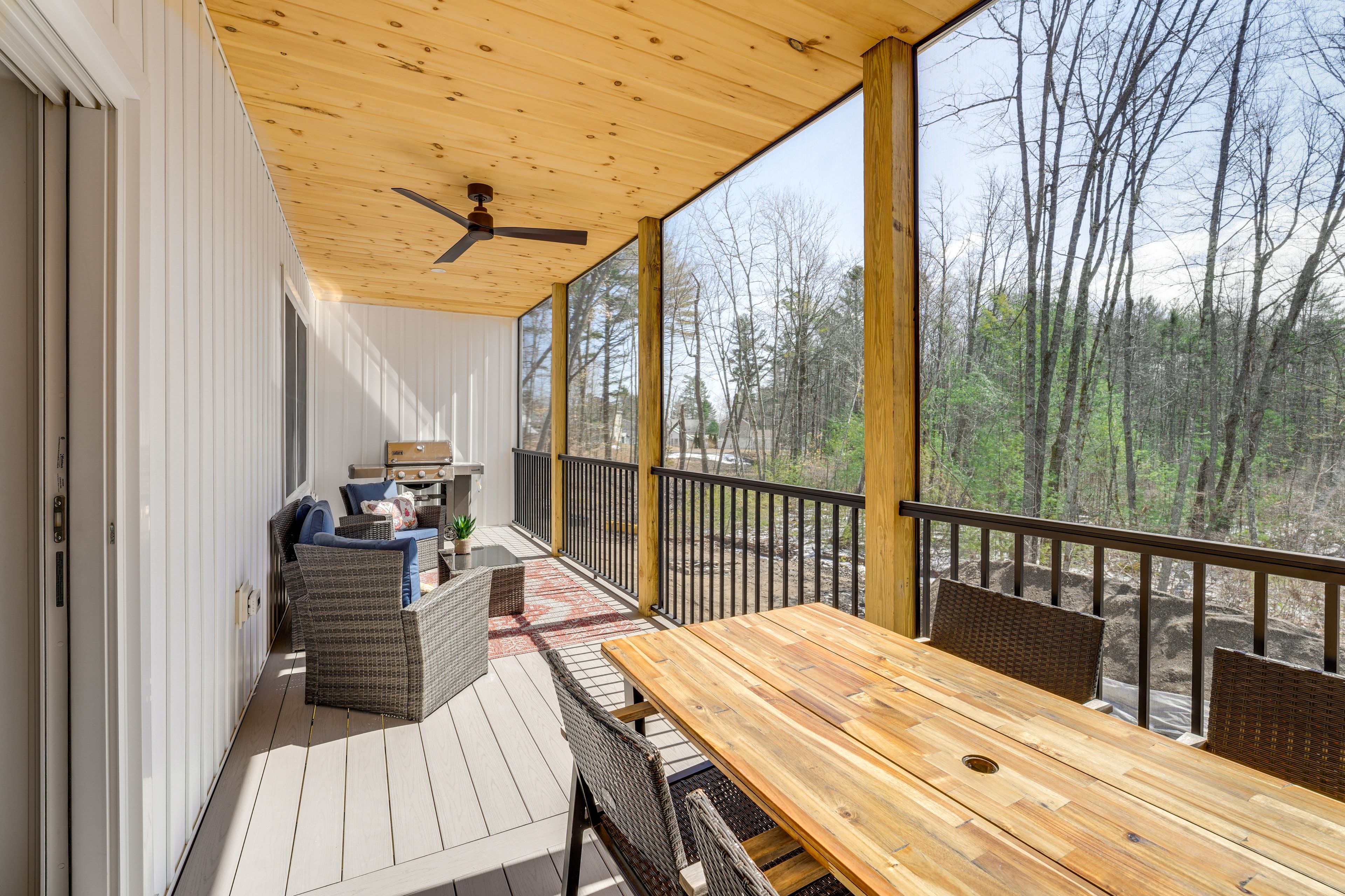 Townhome Exterior | Screened Deck | Dining Area | Gas Grill