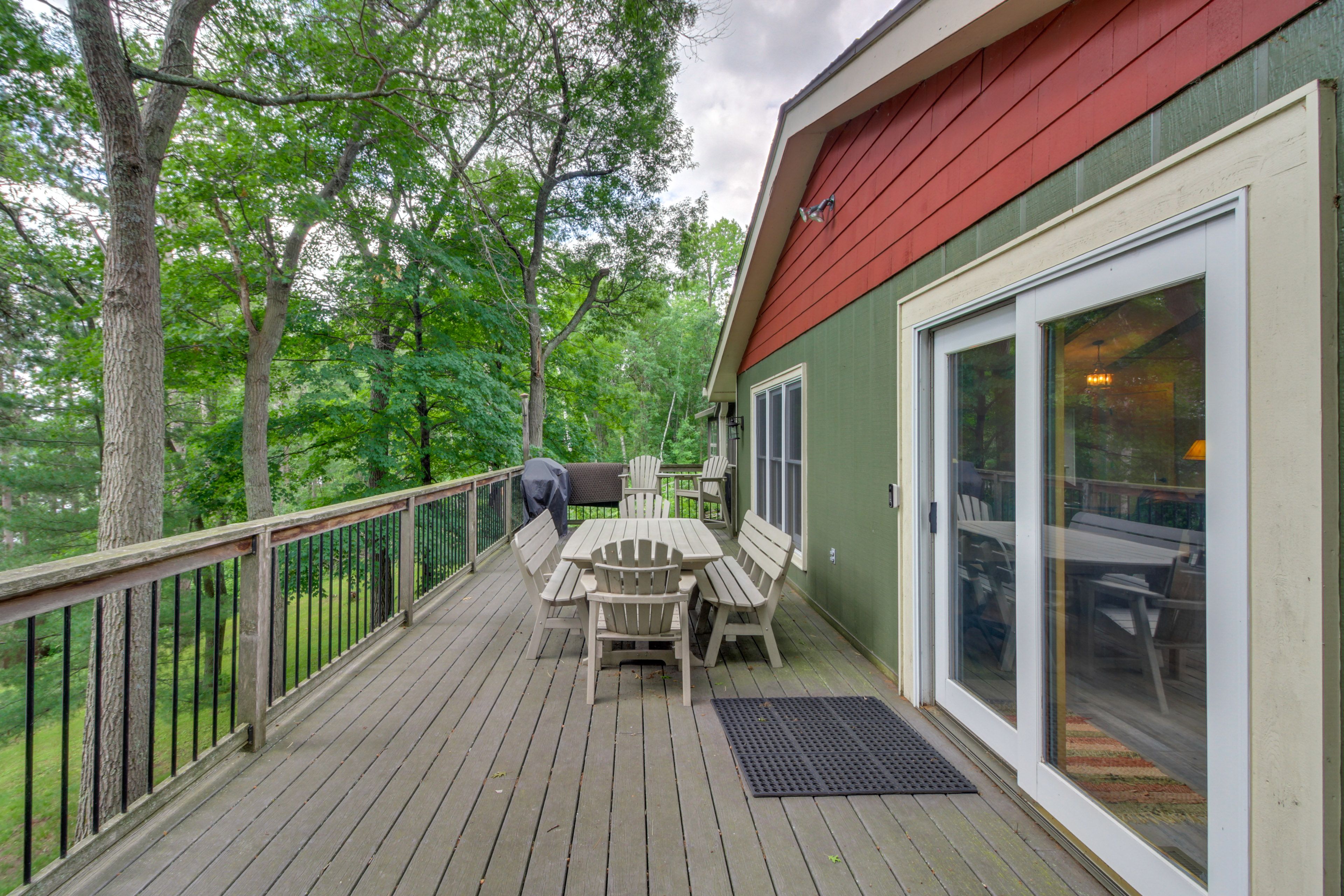 Private Deck | Gas Grill | Outdoor Dining