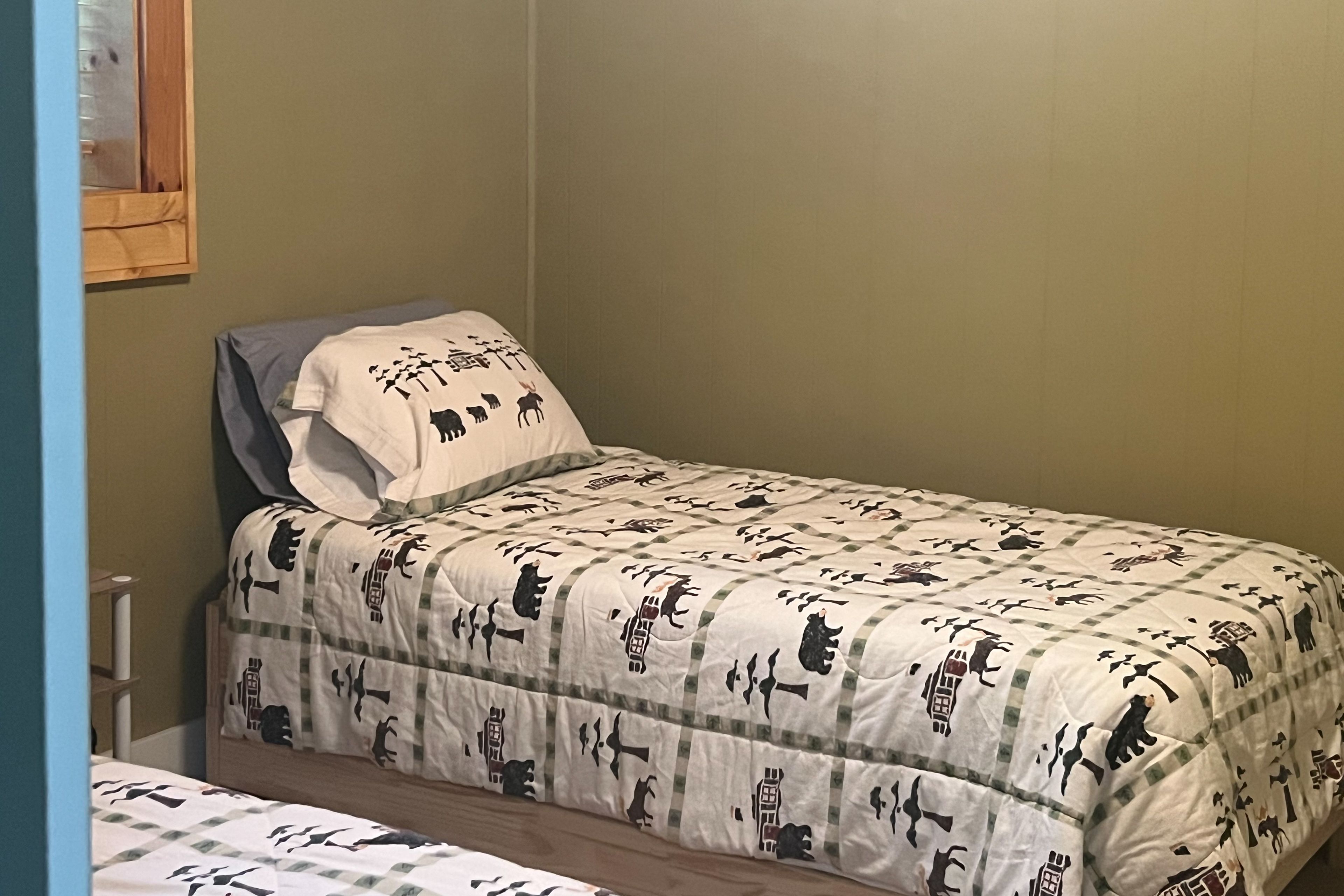 Bedroom 3 | 2 Twin Beds | Basement Level