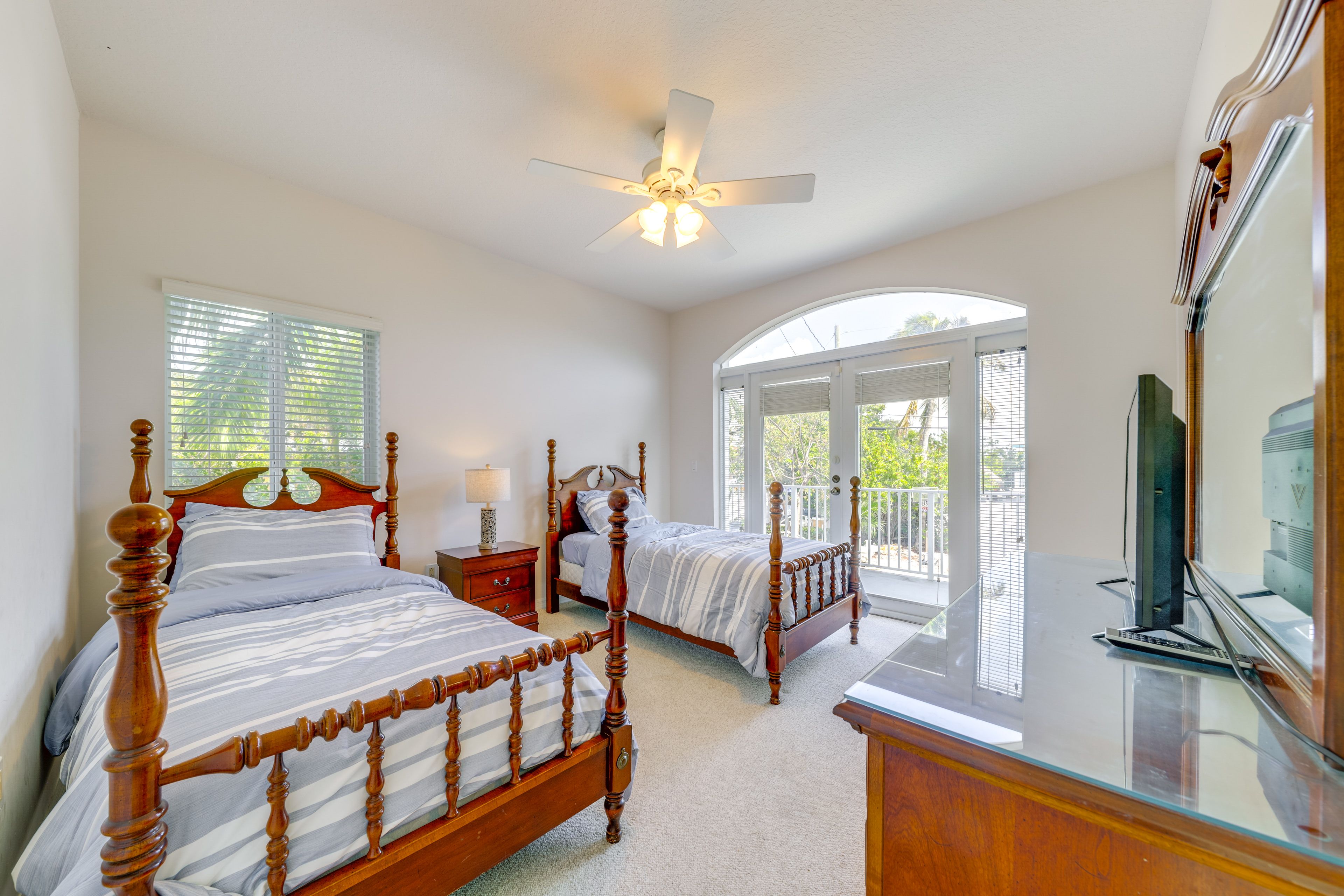 Bedroom 2 | 2 Twin Beds | 2nd Floor