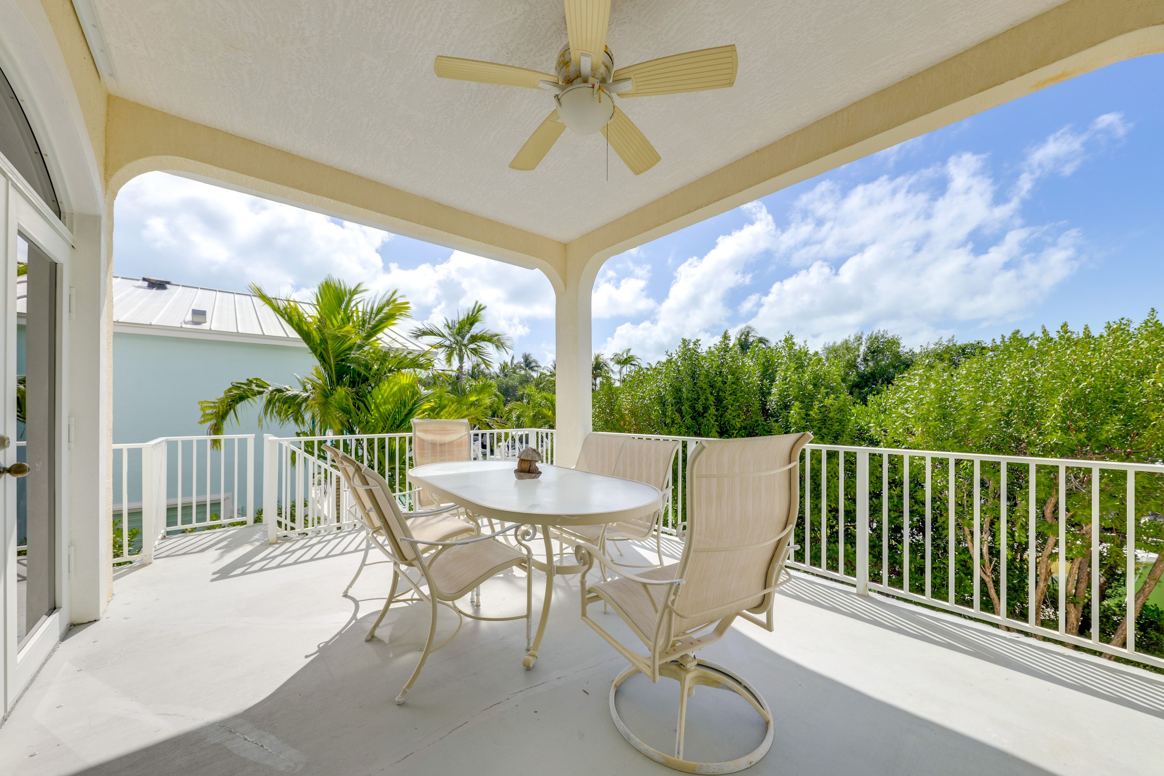 2nd-Floor Balcony | Gas Grill | Dining Area