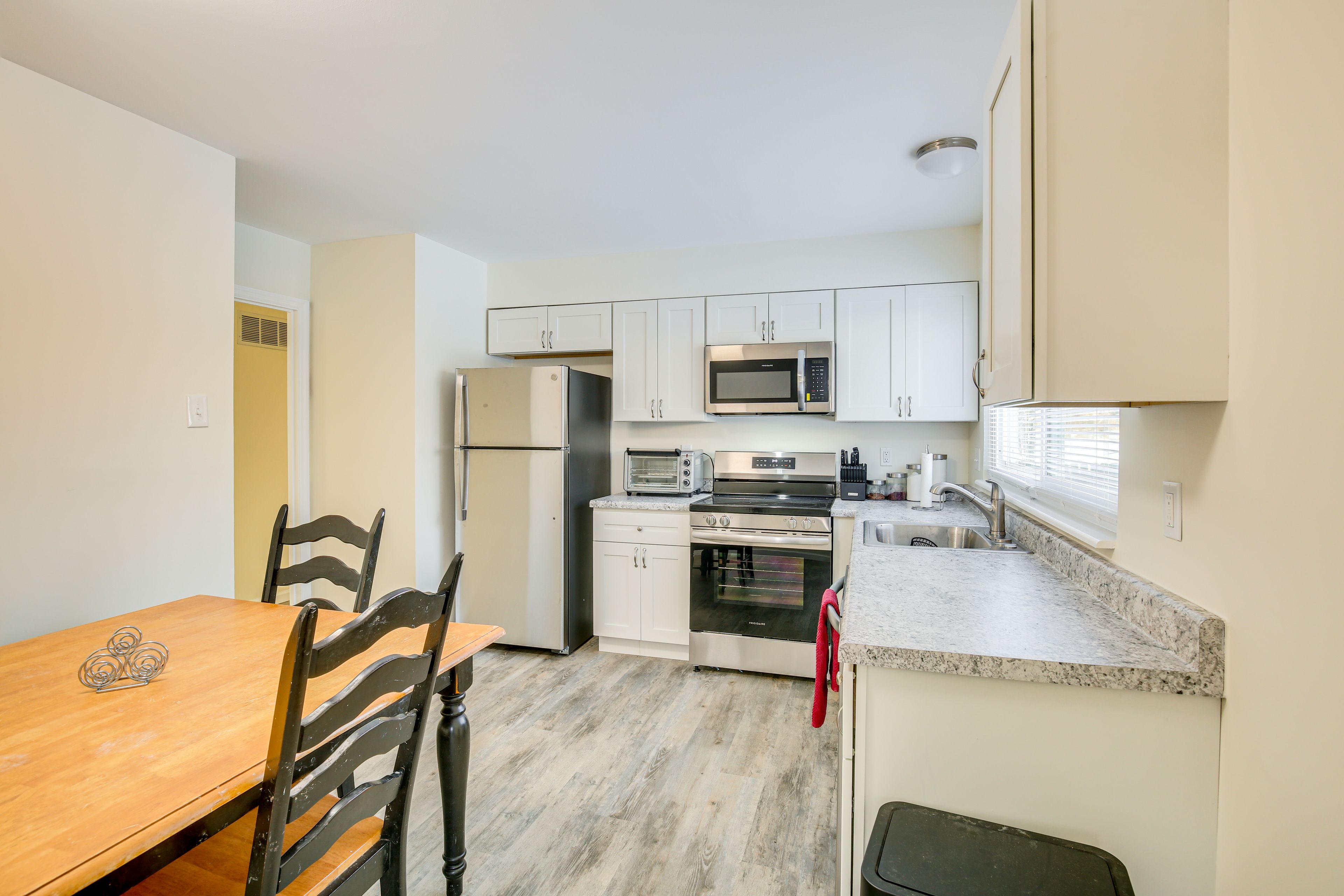 Kitchen | Cooking Basics | Toaster Oven | Combo Drip & Single-Serve Coffee Maker