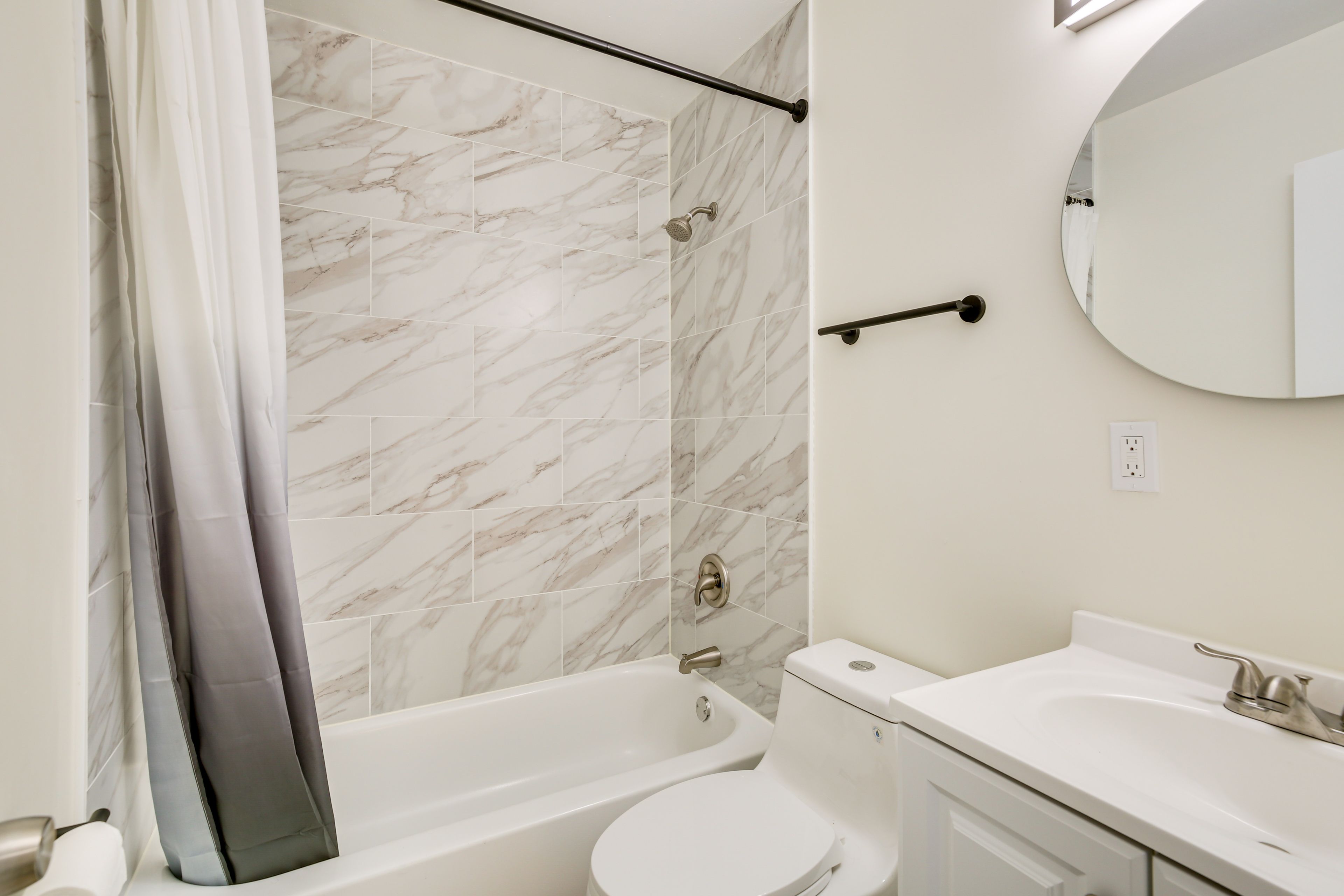 En-Suite Bathroom | Towels Provided