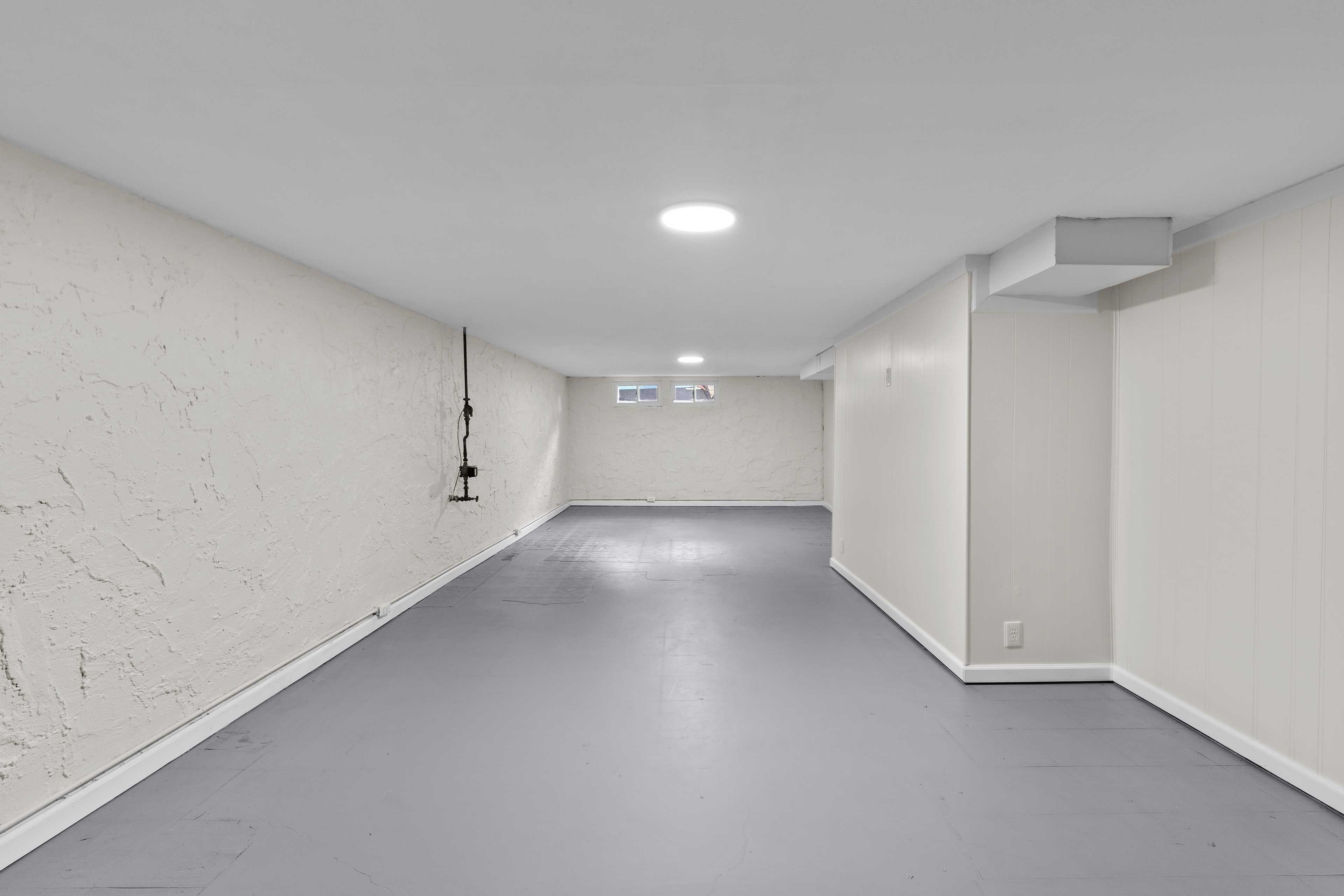 Basement | Washer & Dryer