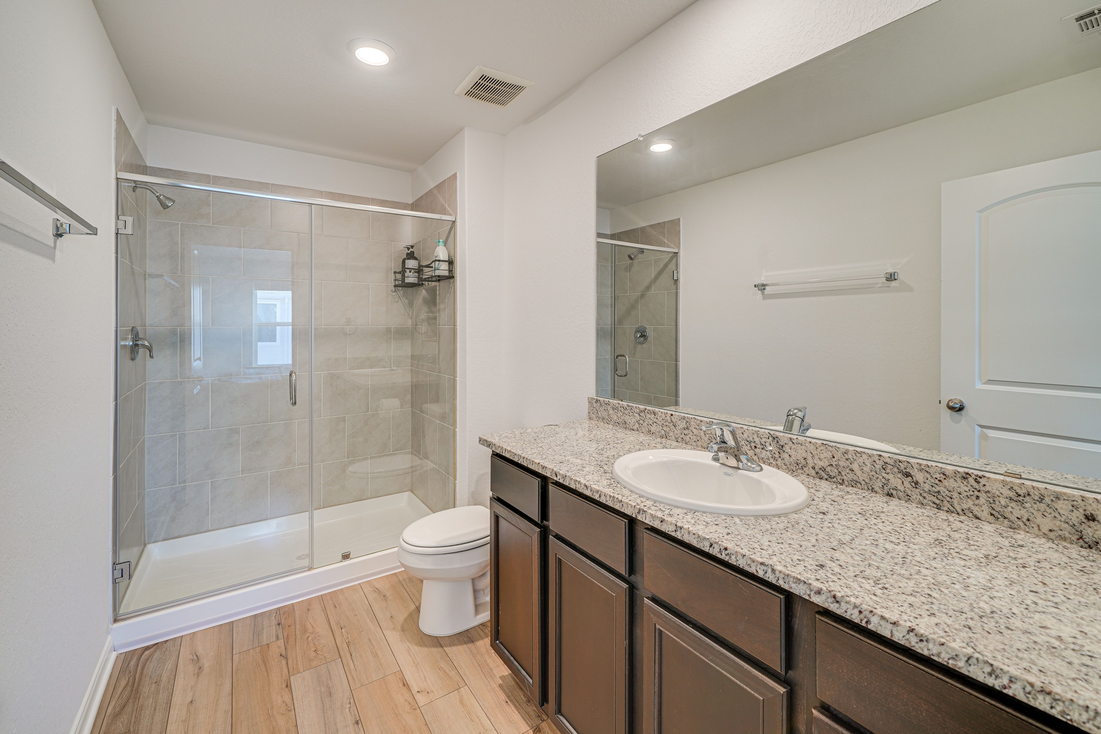 En-Suite Bathroom | 2nd Floor
