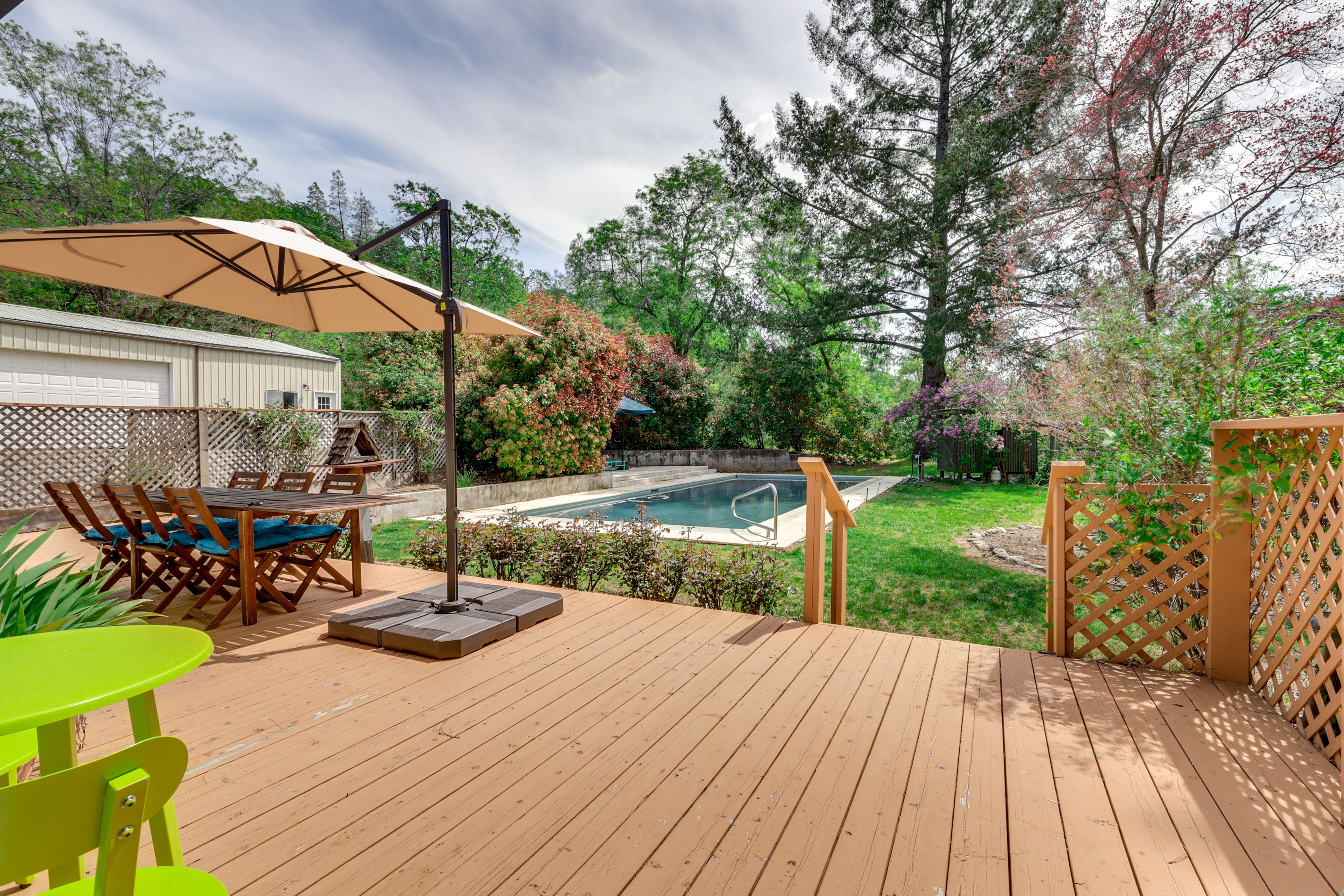 Back Deck | Outdoor Dining Set