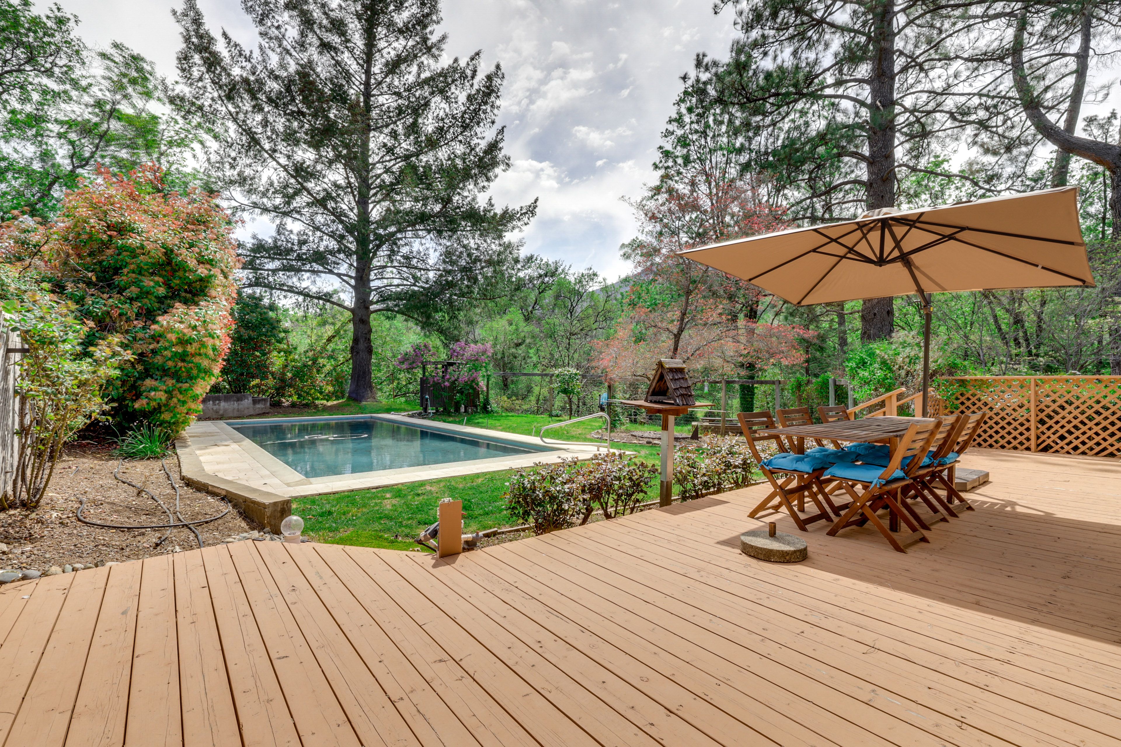 Middletown Vacation Rental | 3BR | 2BA | 2,200 Sq Ft | 4 Steps Required