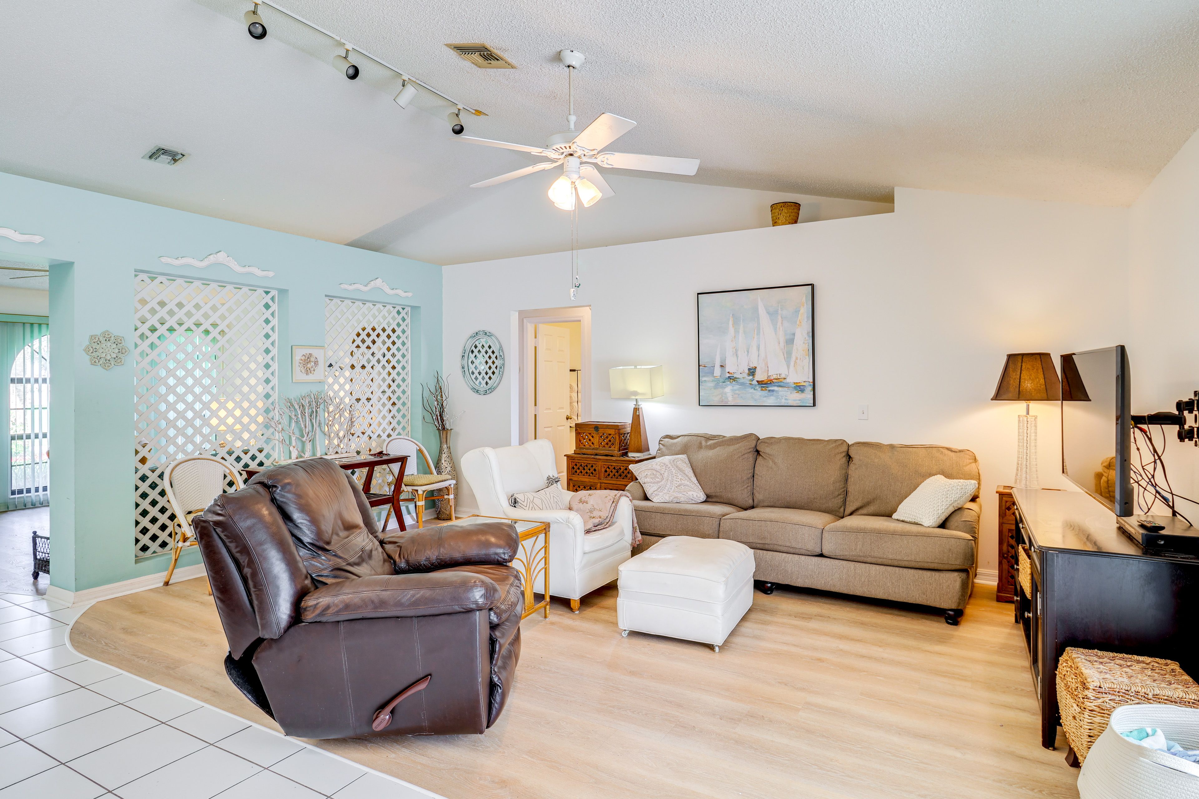 Main Living Room | Smart TV