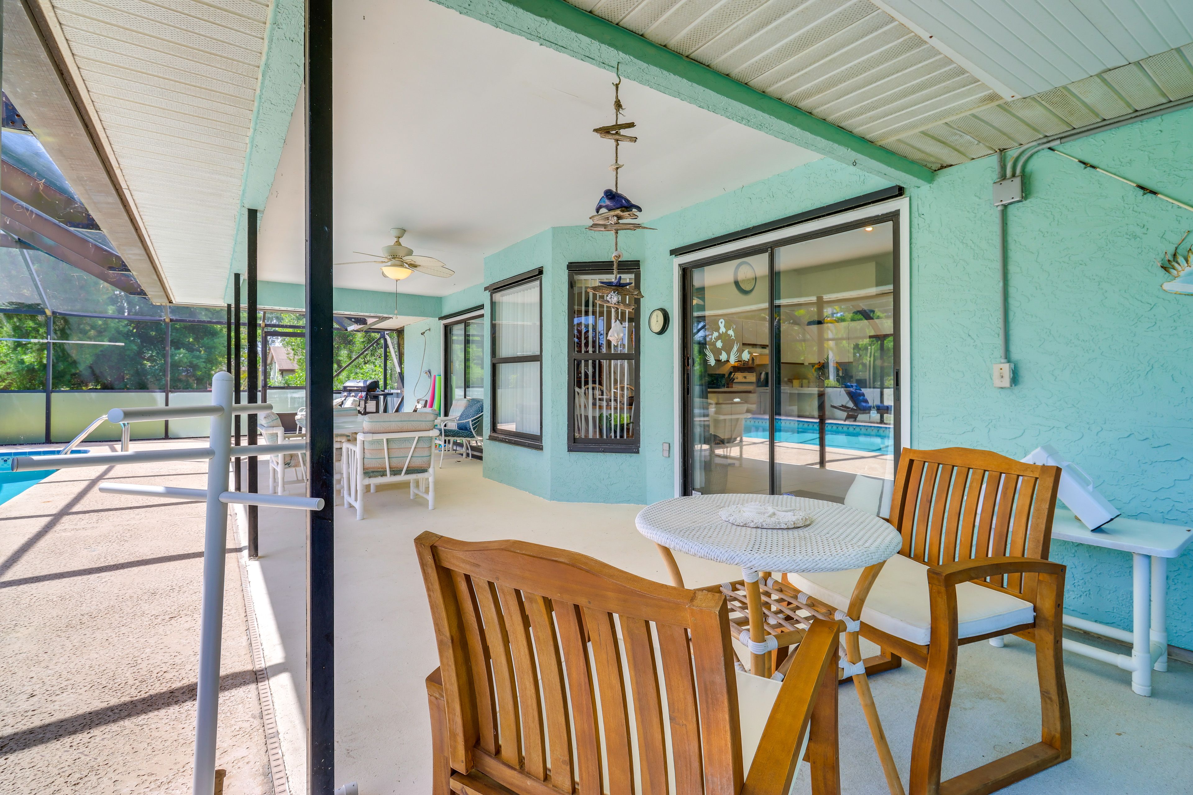 Patio | Outdoor Seating | Gas Grill