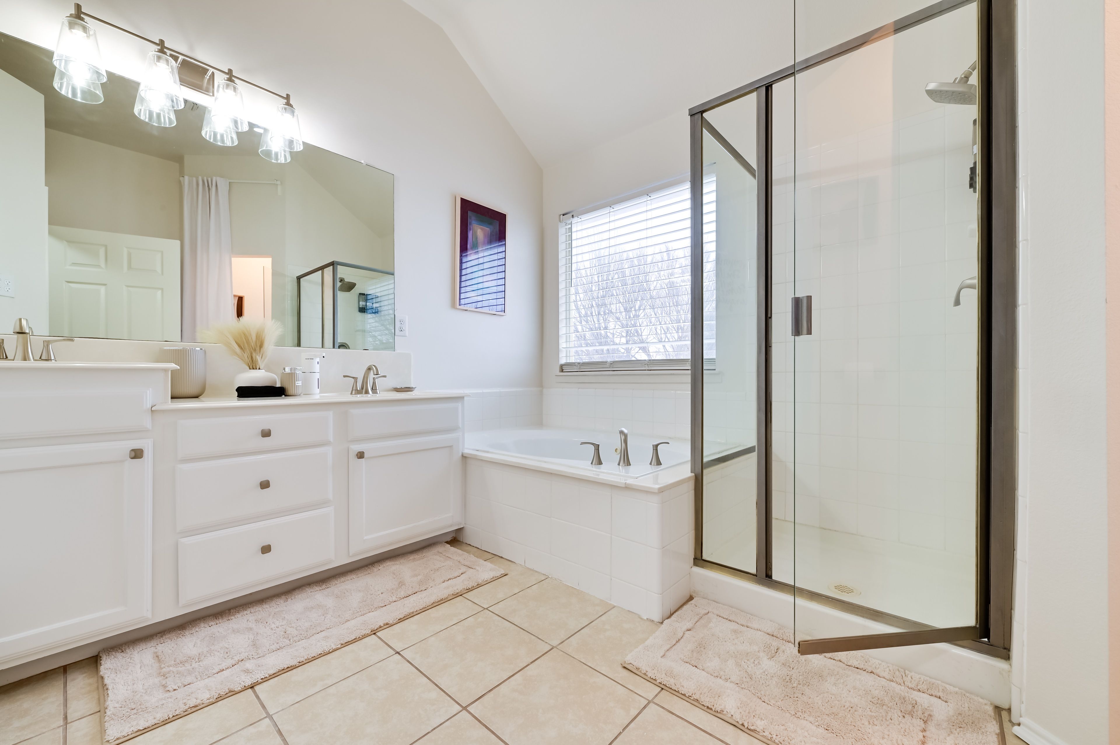 En-Suite Bathroom | 2nd Floor | Complimentary Toiletries