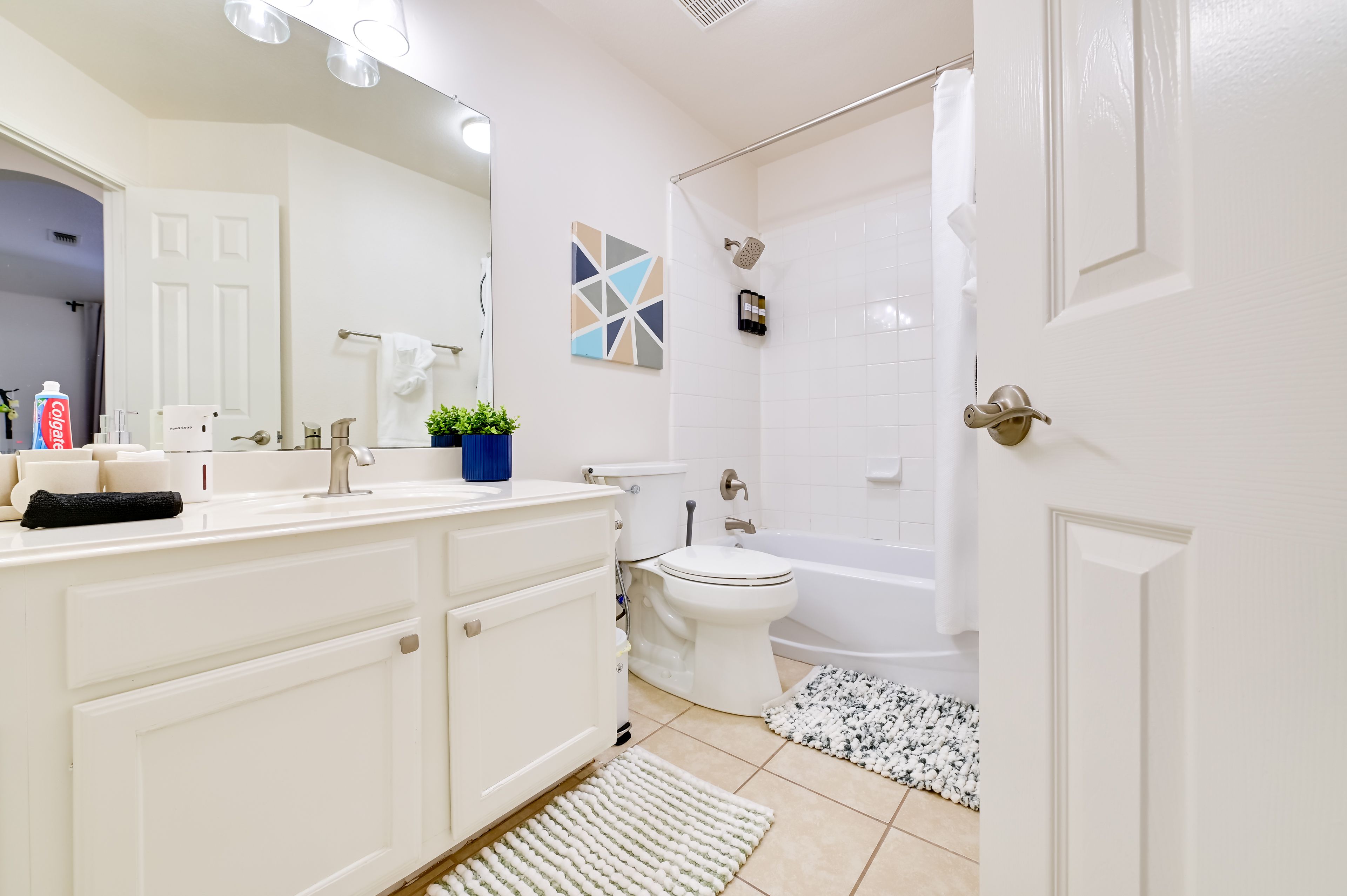 Full Bathroom | 2nd Floor