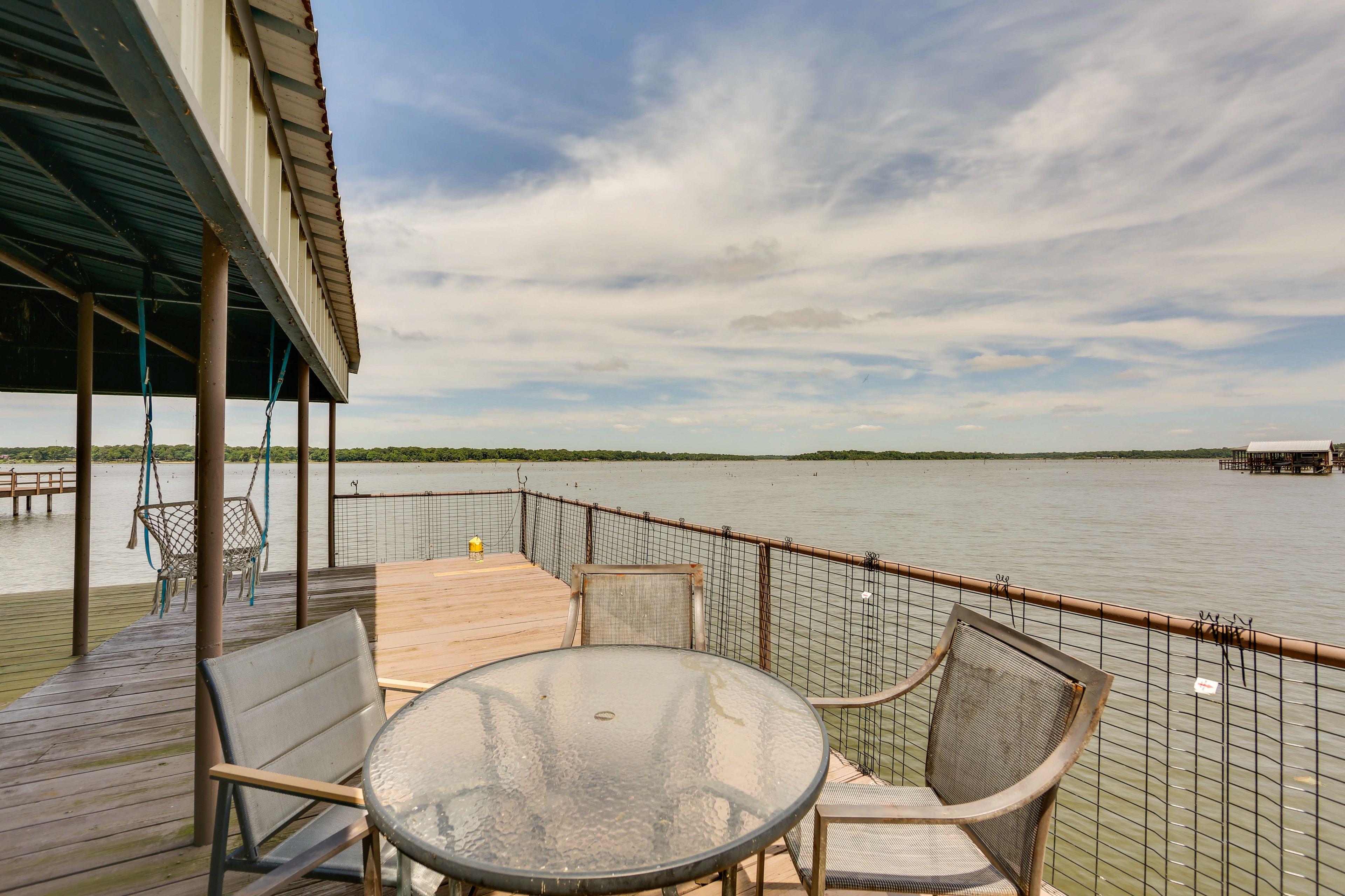 Private Dock | Outdoor Dining Area