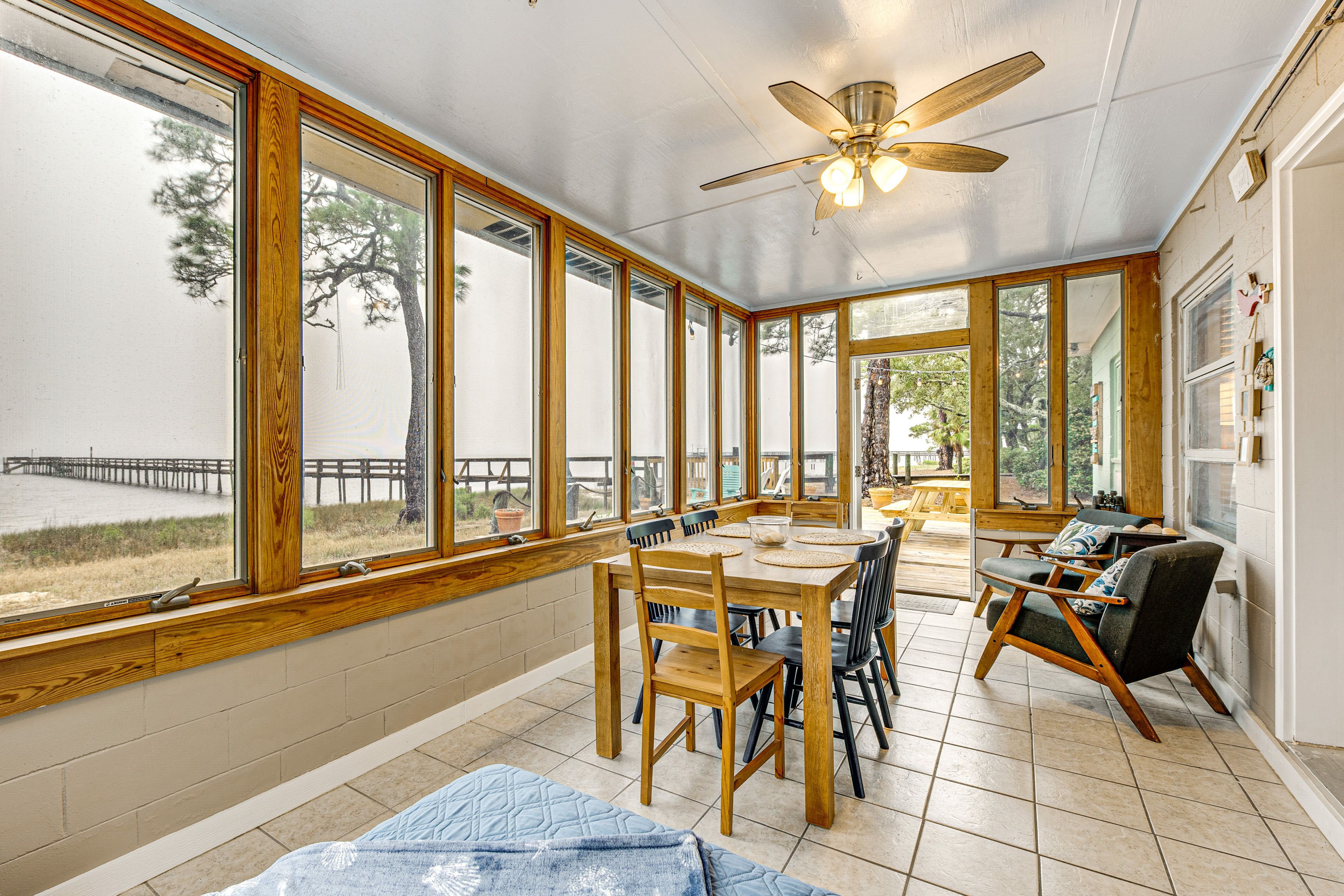 Florida Room | Seating & Dining