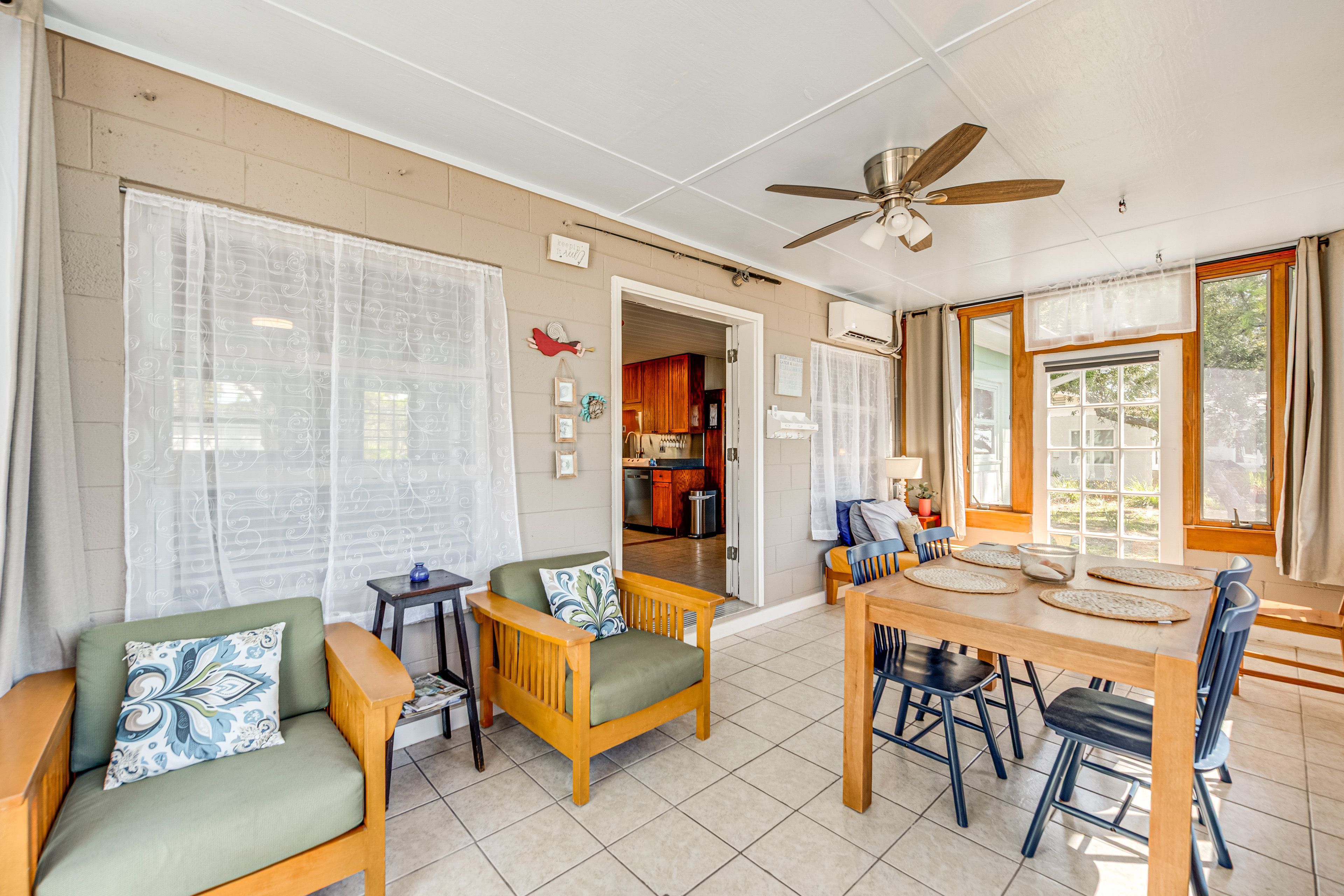 Florida Room | Seating & Dining