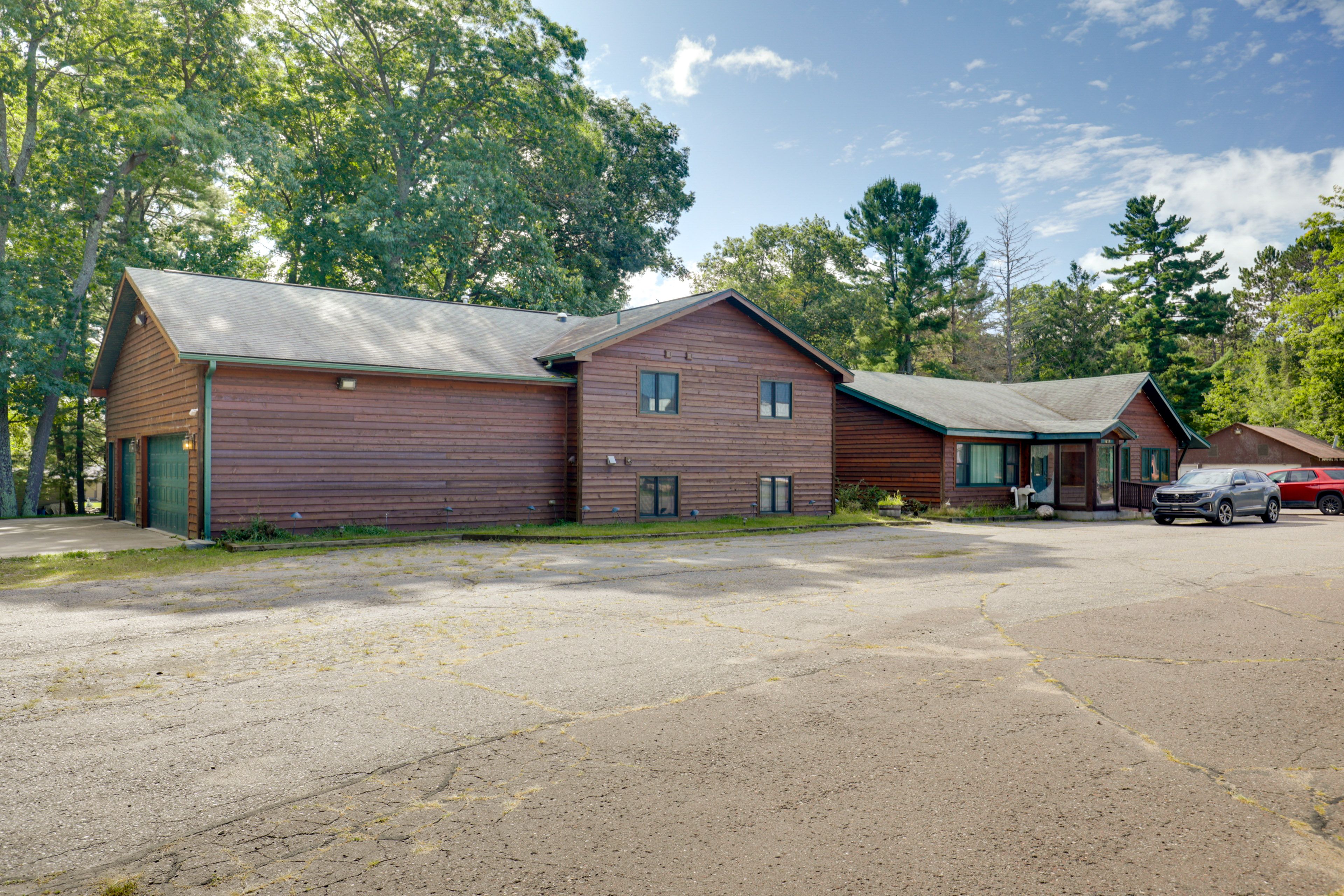 Twelve Pines Resort Exterior