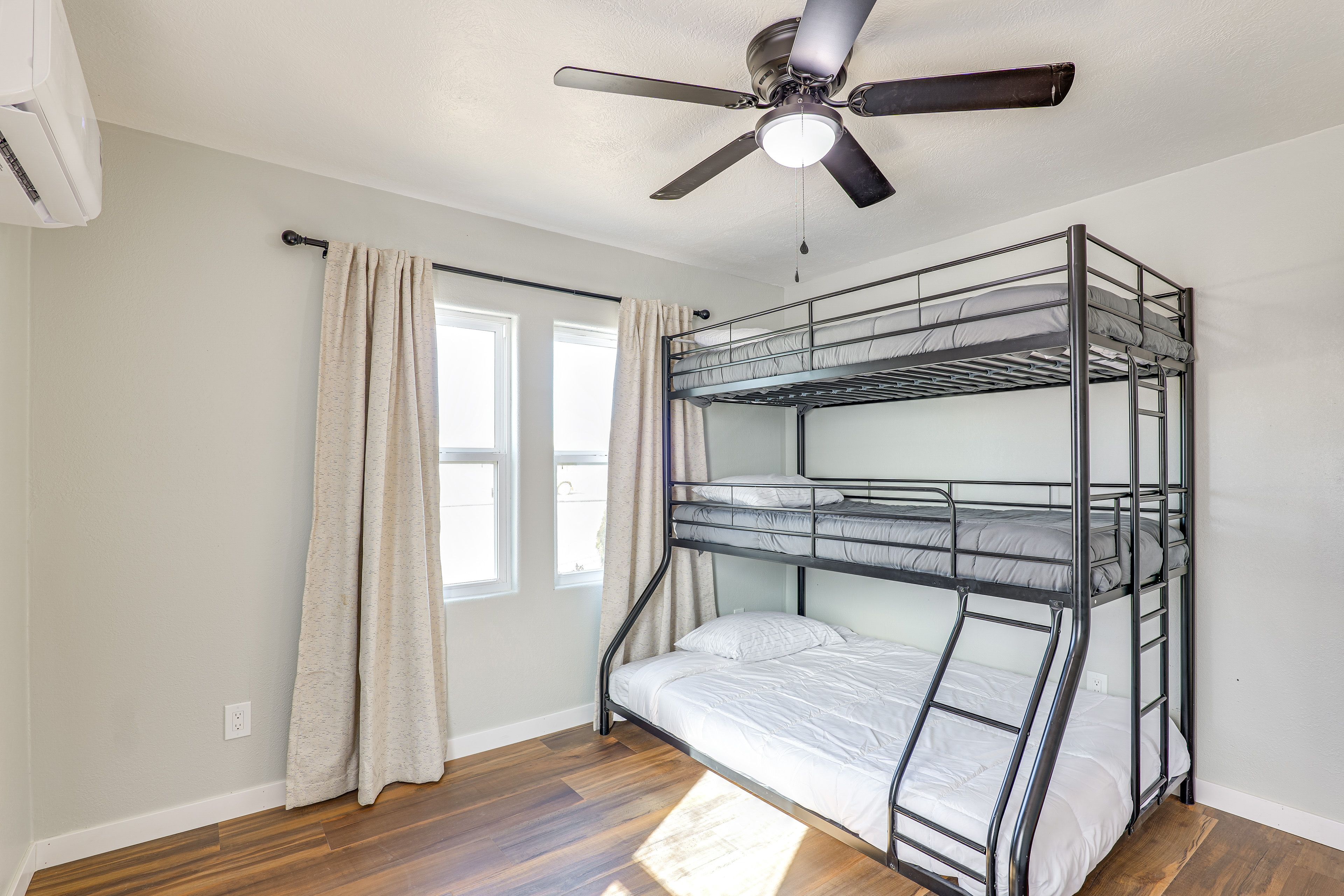 Bedroom 2 | Triple Bunk Bed (Twin/Twin/Full)