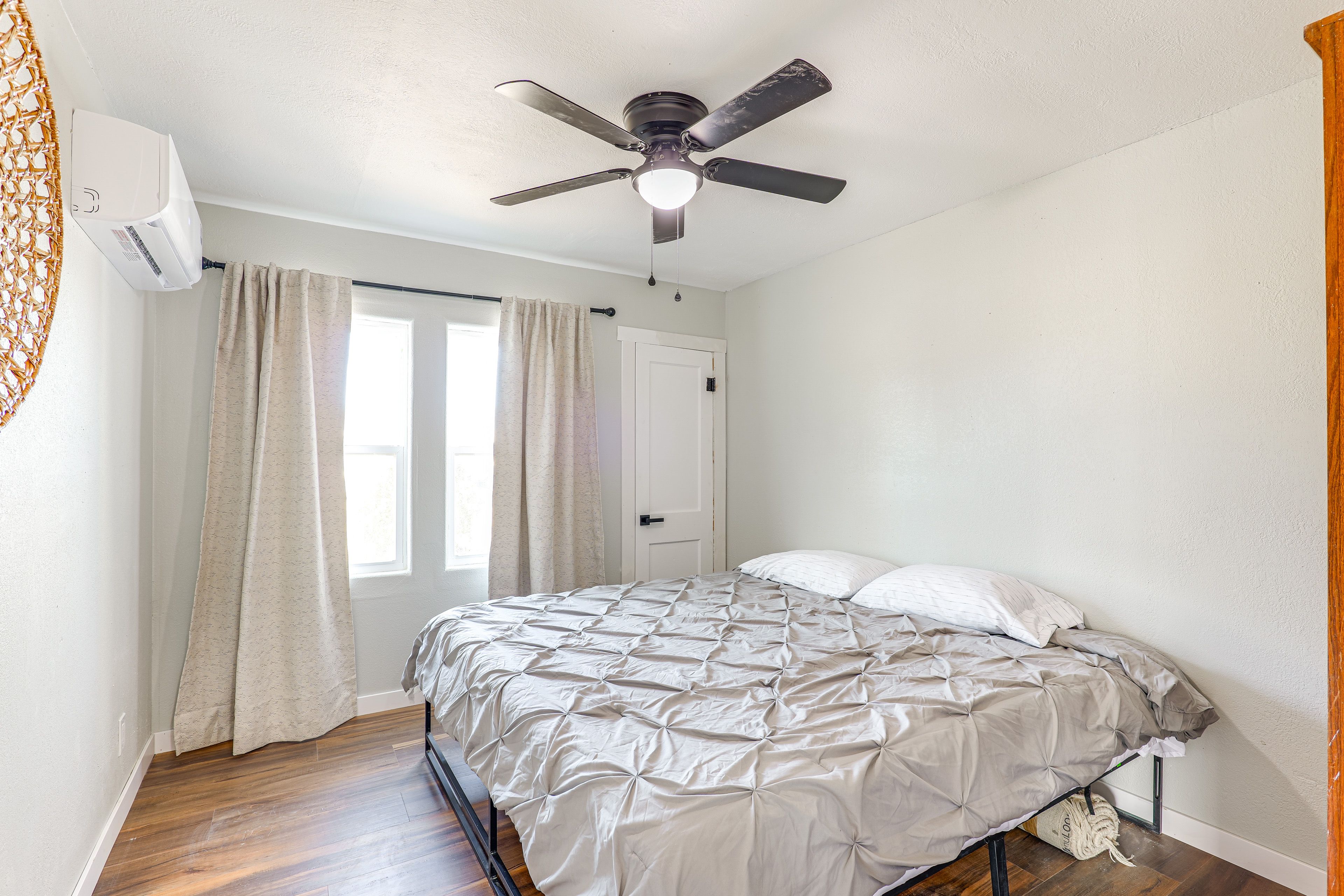 Bedroom 1 | King Bed