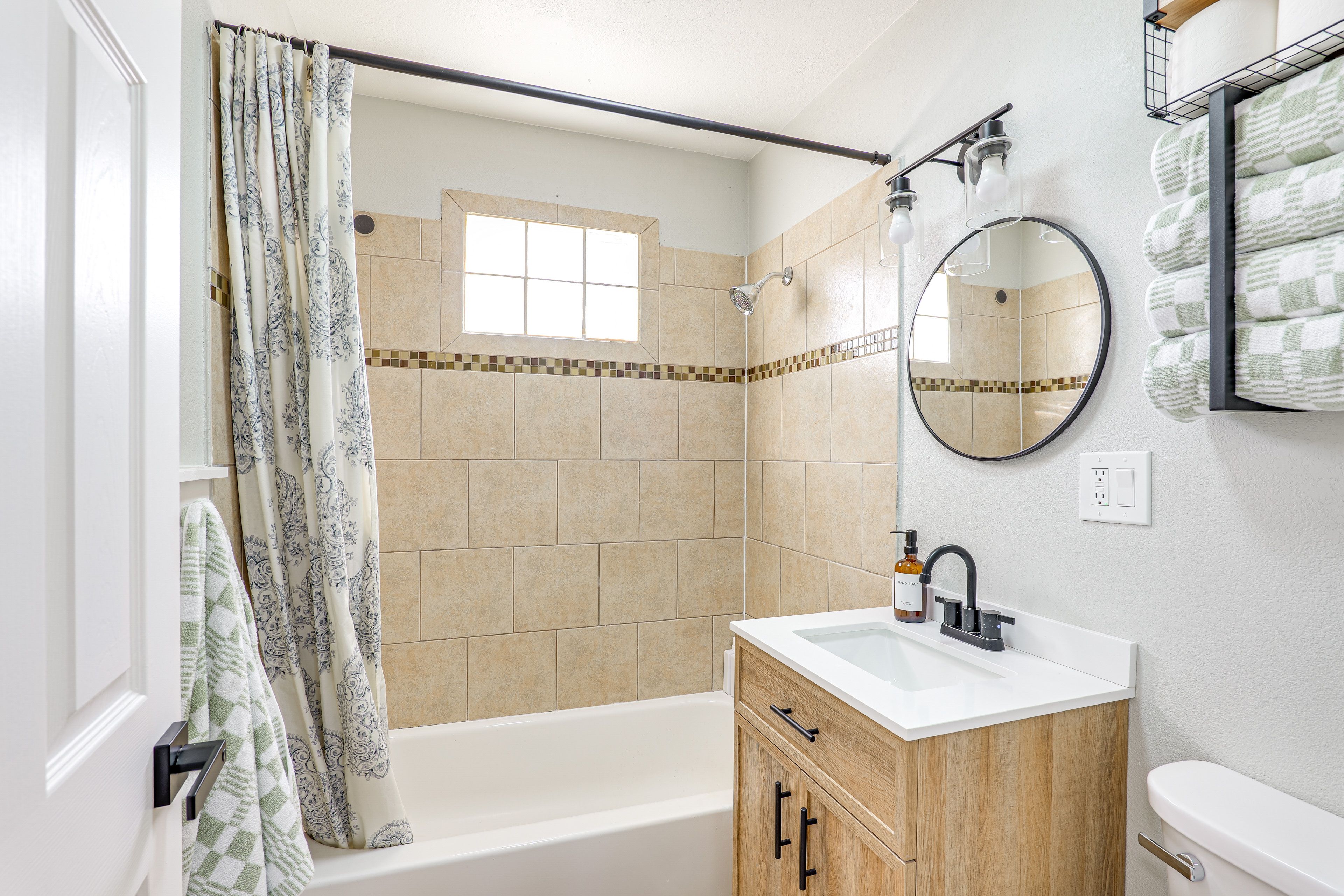 Full Bathroom