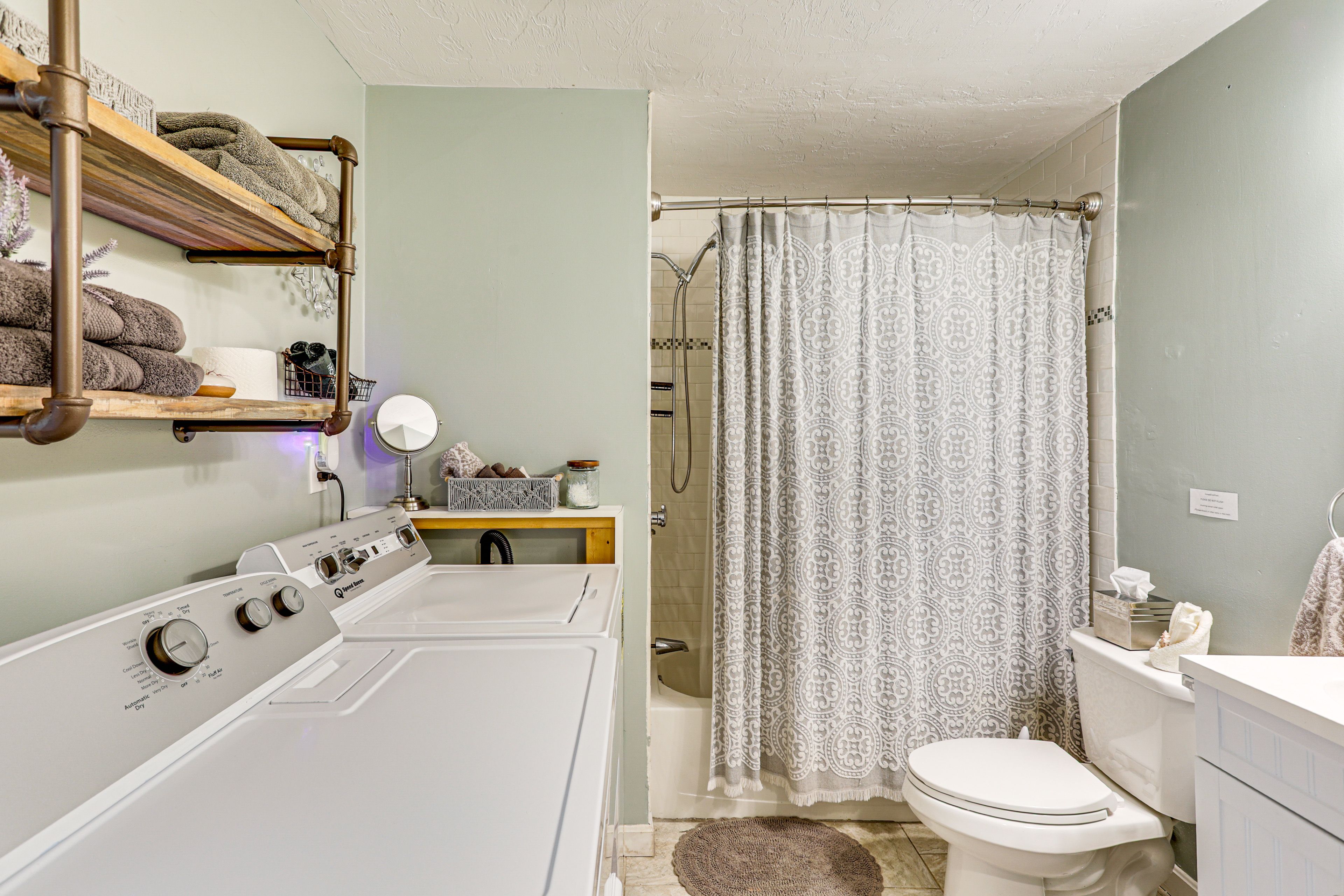 Full Bathroom | 1st Floor | Washer & Dryer