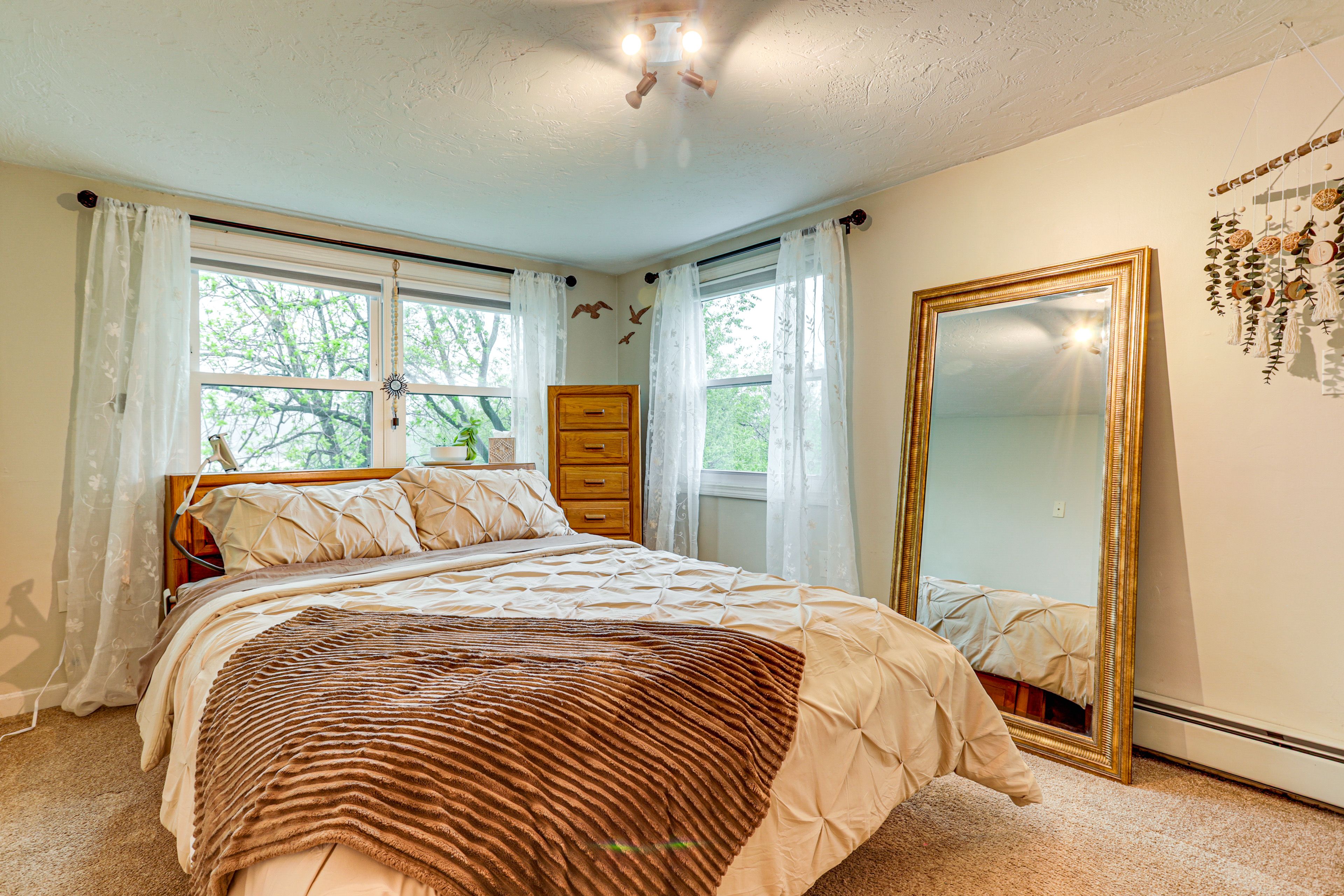 Bedroom 1 | Queen Bed | 2nd Floor
