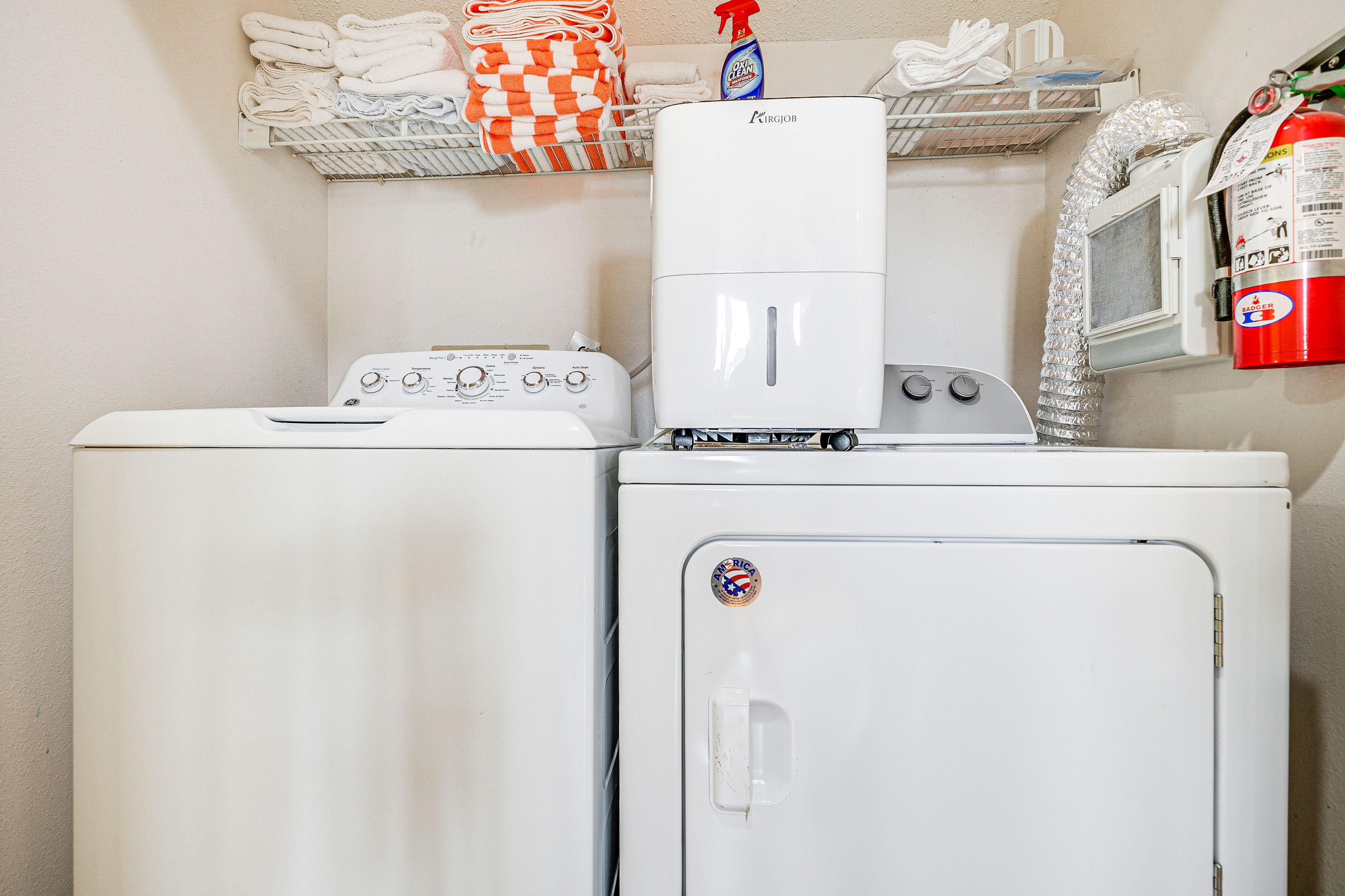 Laundry Room | Washer & Dryer