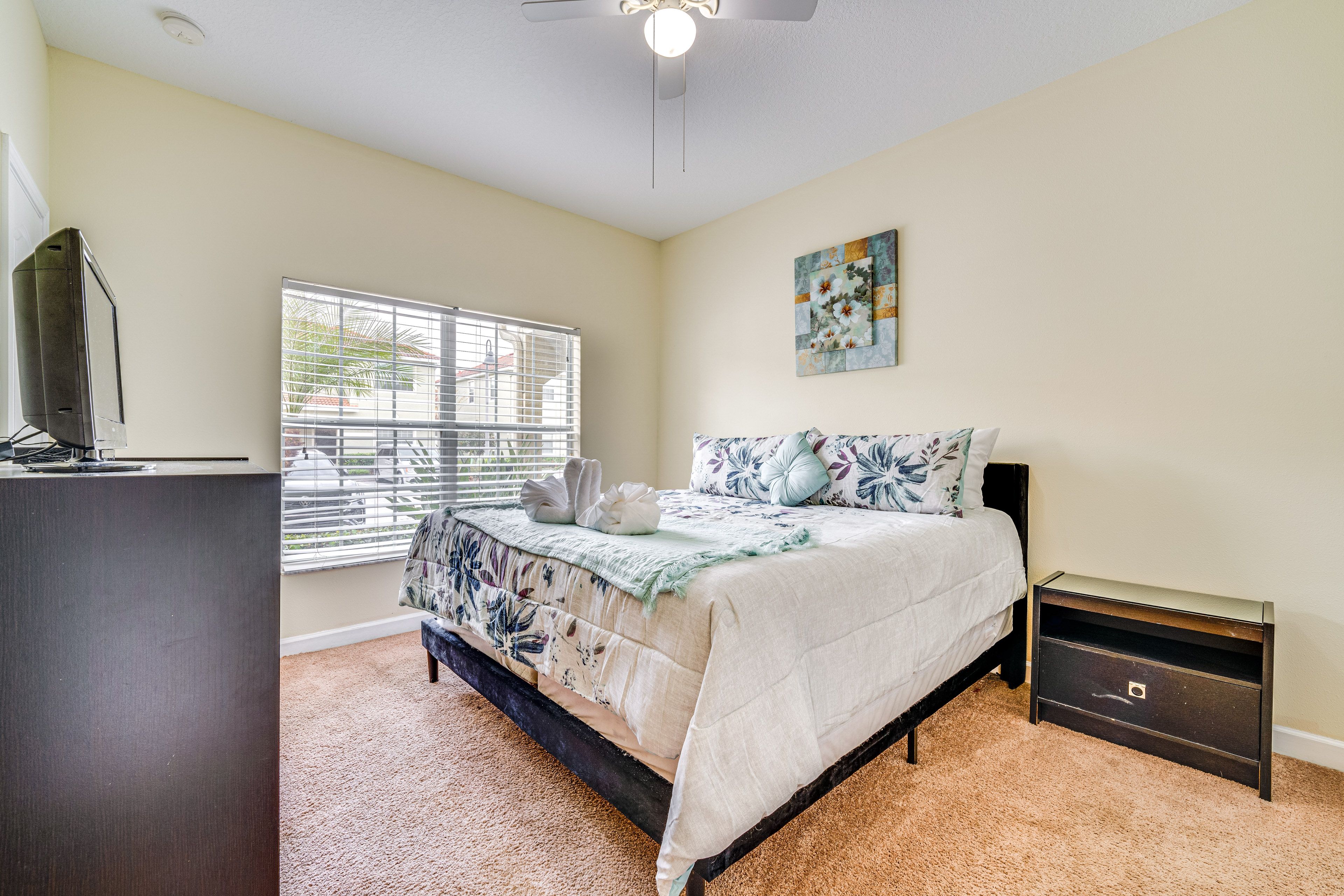 Bedroom 4 | 1st Floor | King Bed