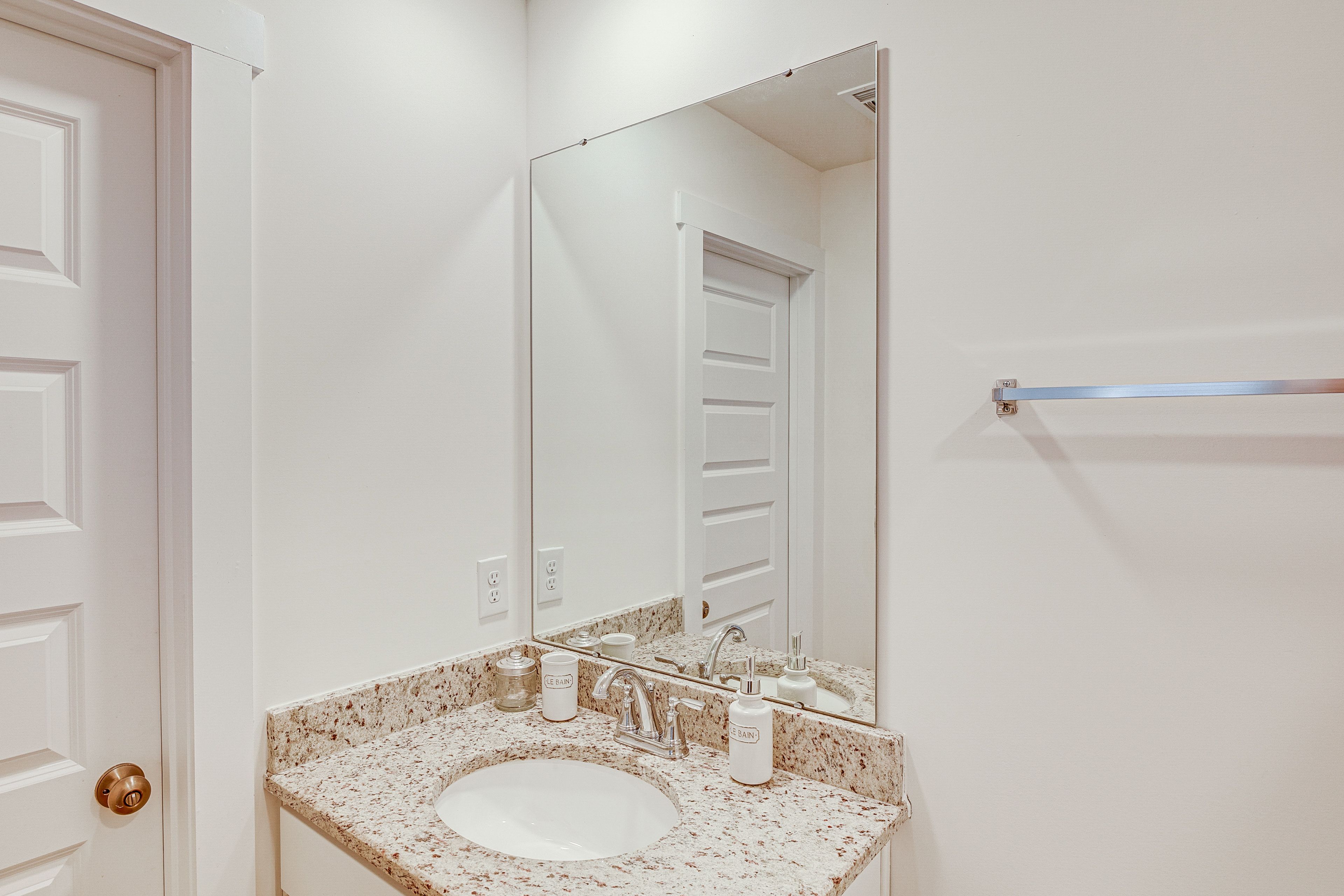 En-Suite Bathroom | 2nd Floor