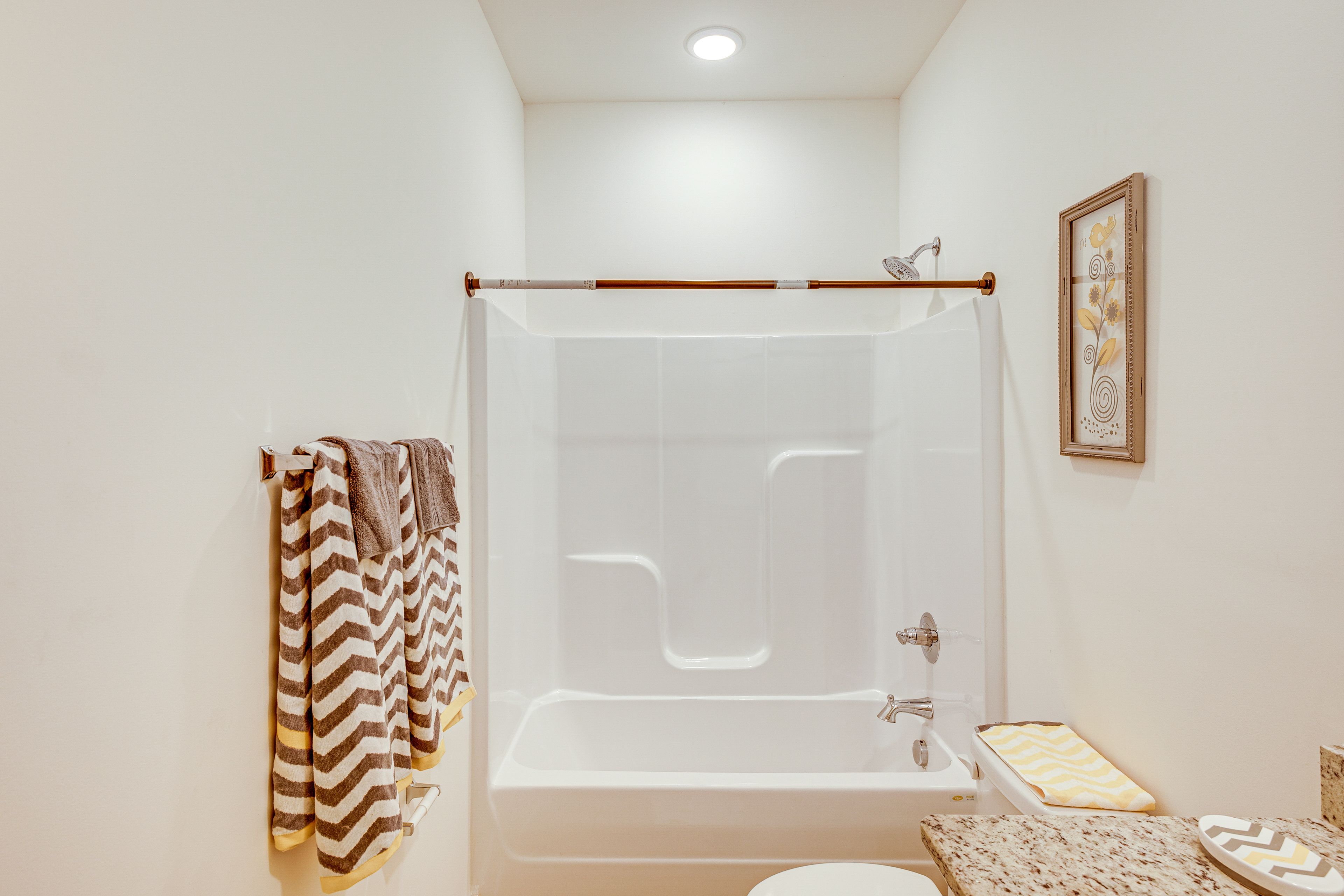 Full Bathroom | 1st Floor