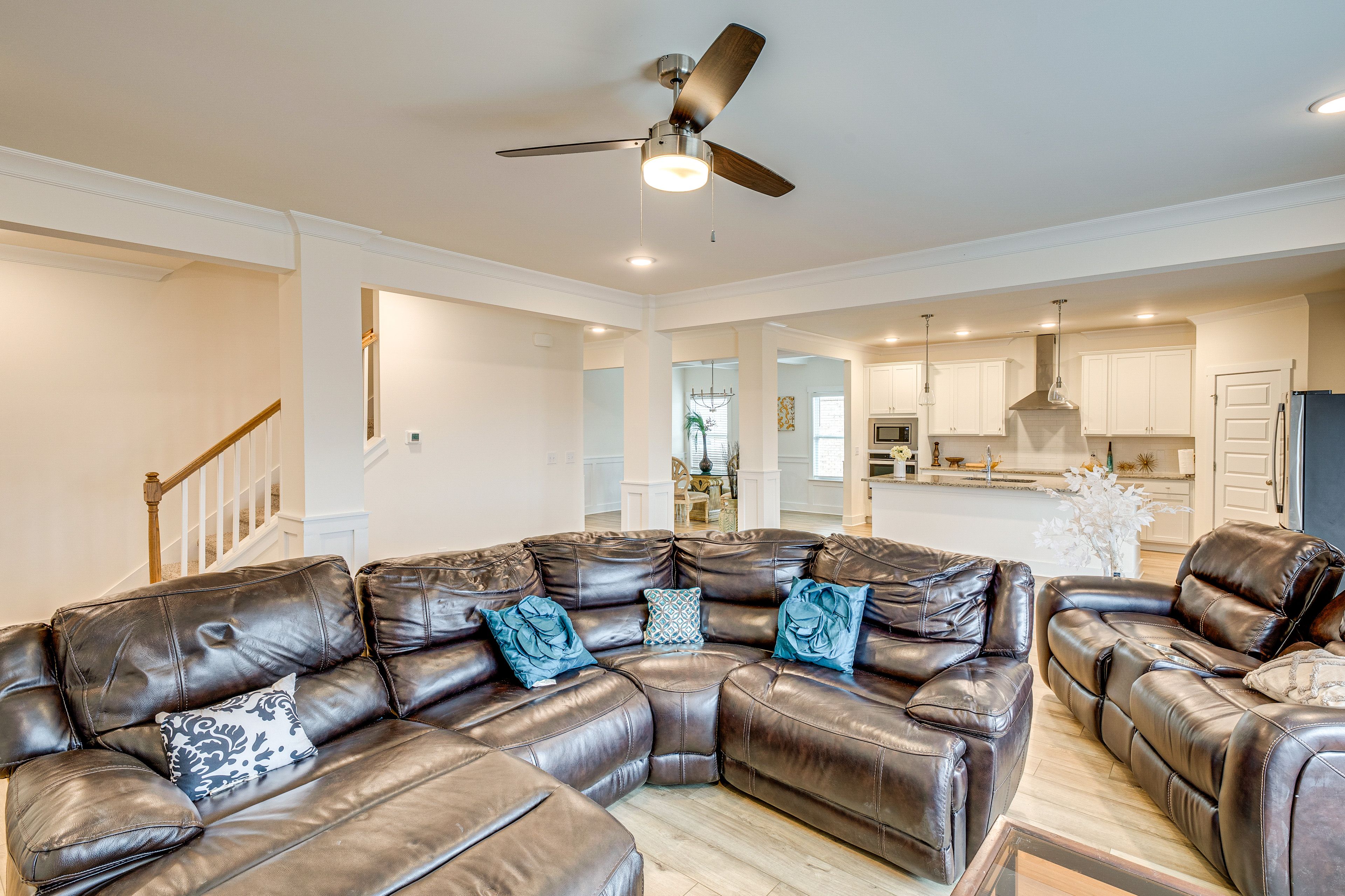 New Market Vacation Rental | 4BR | 4BA | 1 Step Required | 3,300 Sq Ft