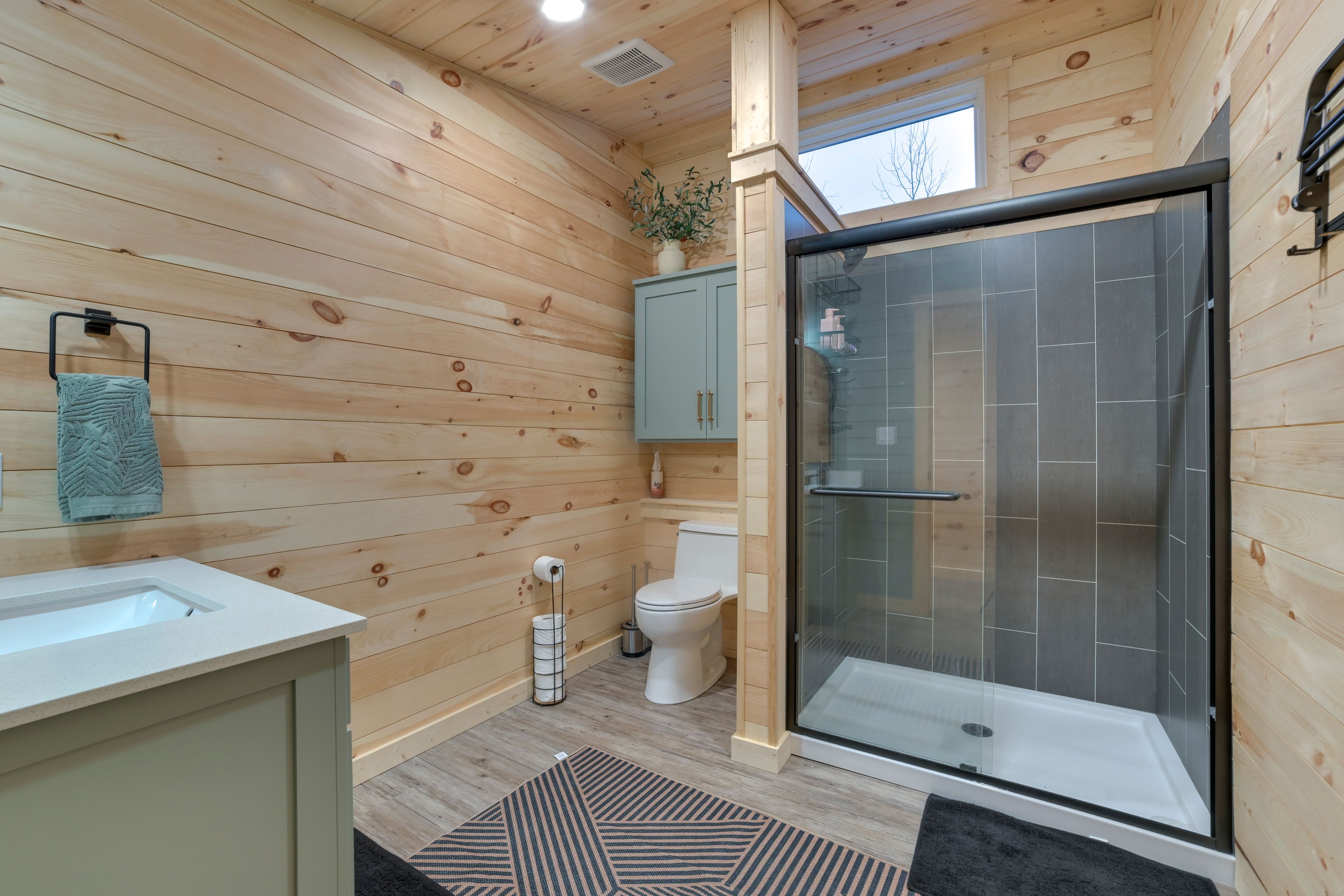 Full Bathroom