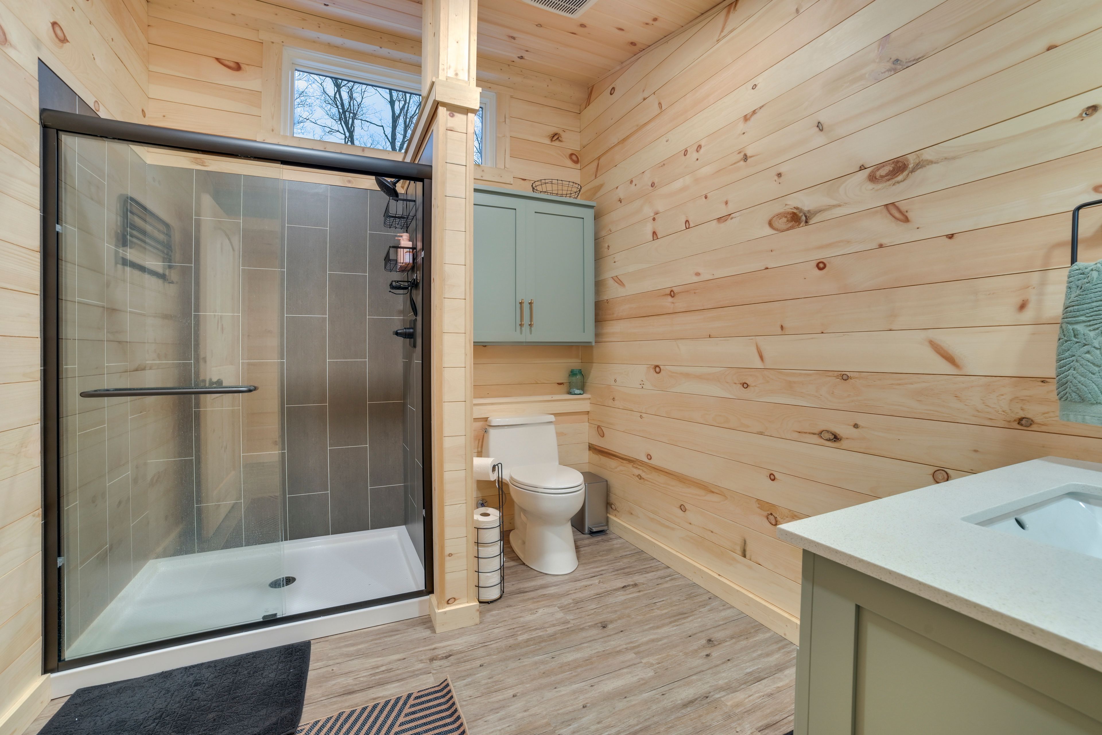 Full Bathroom
