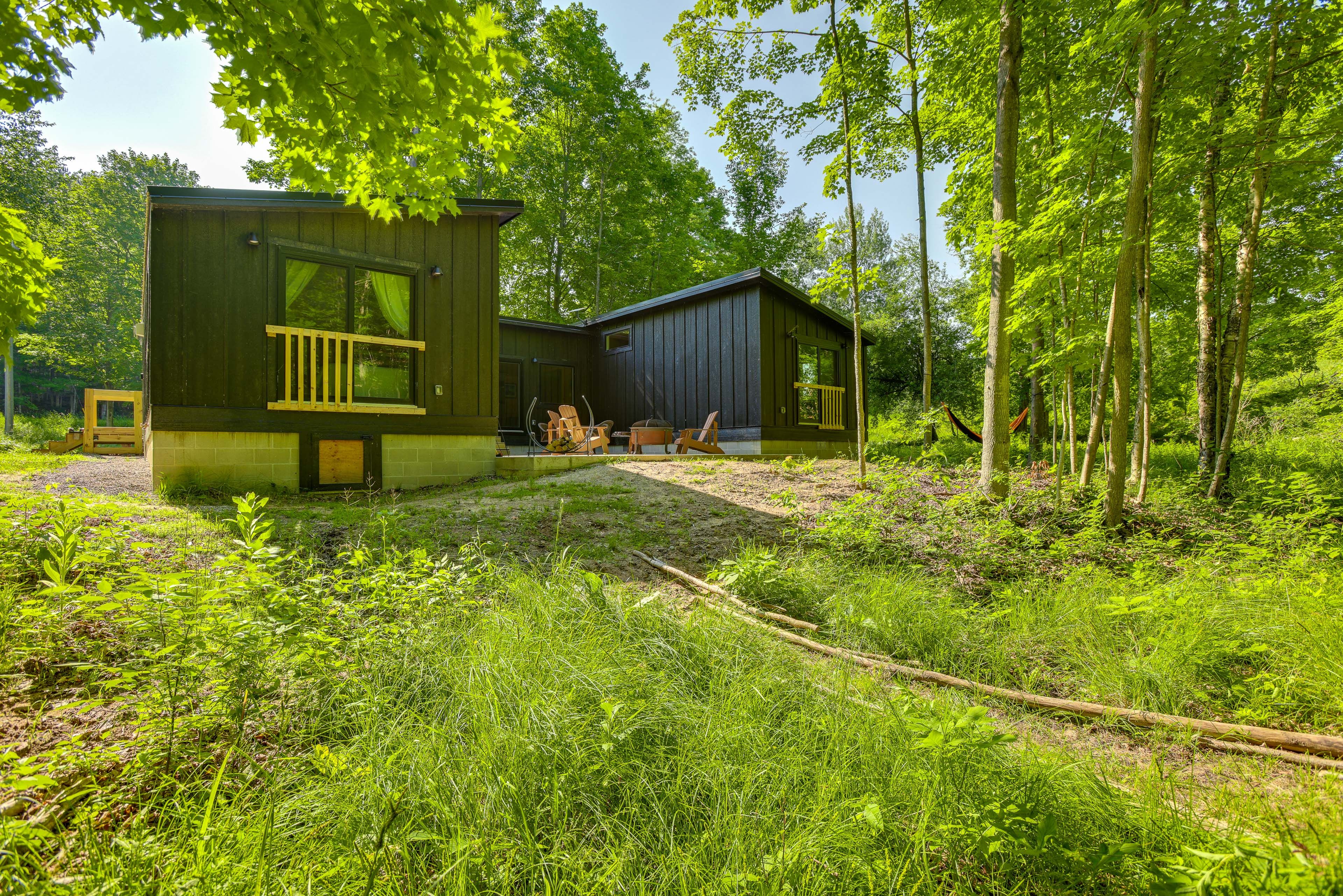 Glen Arbor Vacation Rental | 2BR | 2BA | 1,200 Sq Ft | Steps to Enter