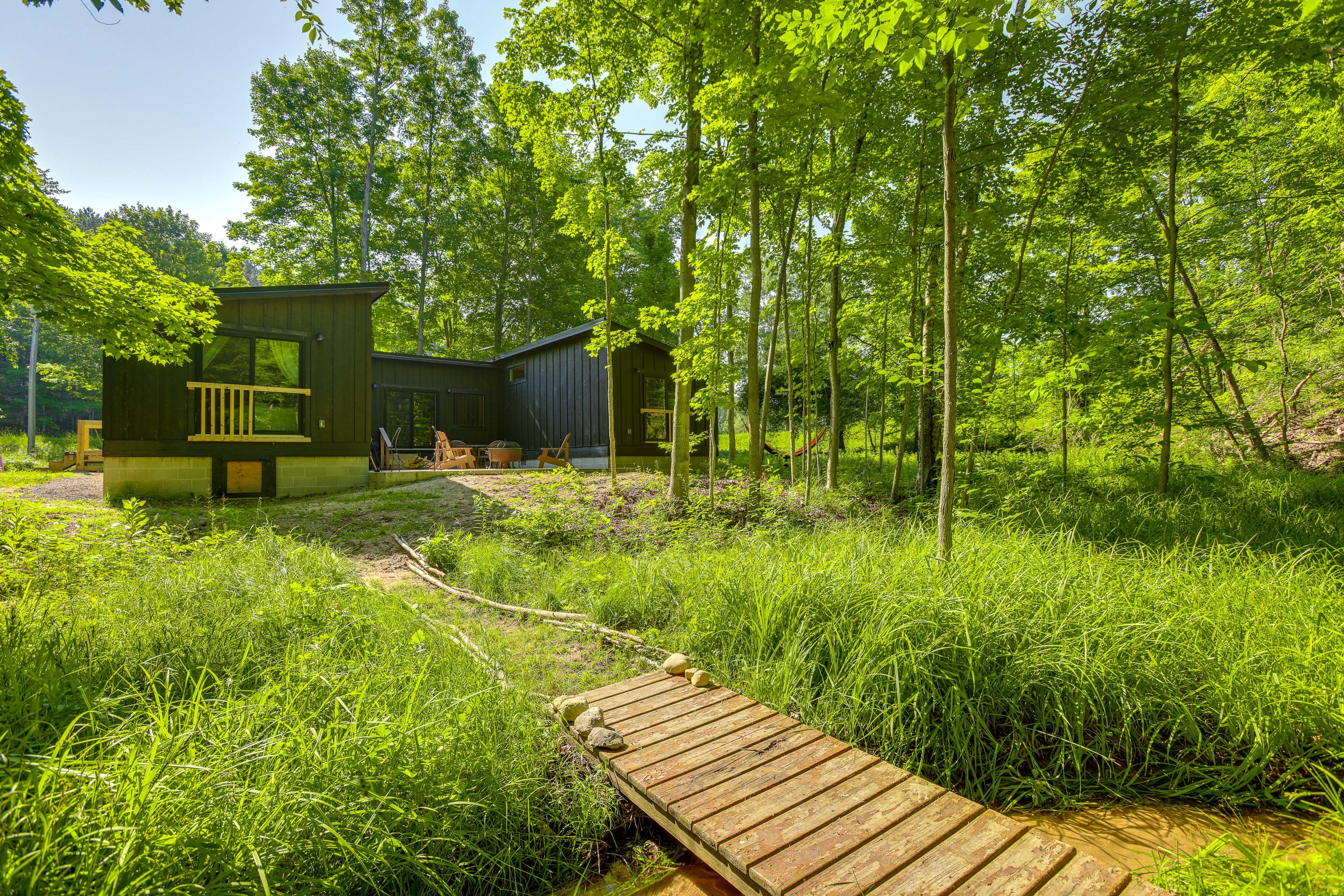 Exterior | Sandy-Bottom Creek