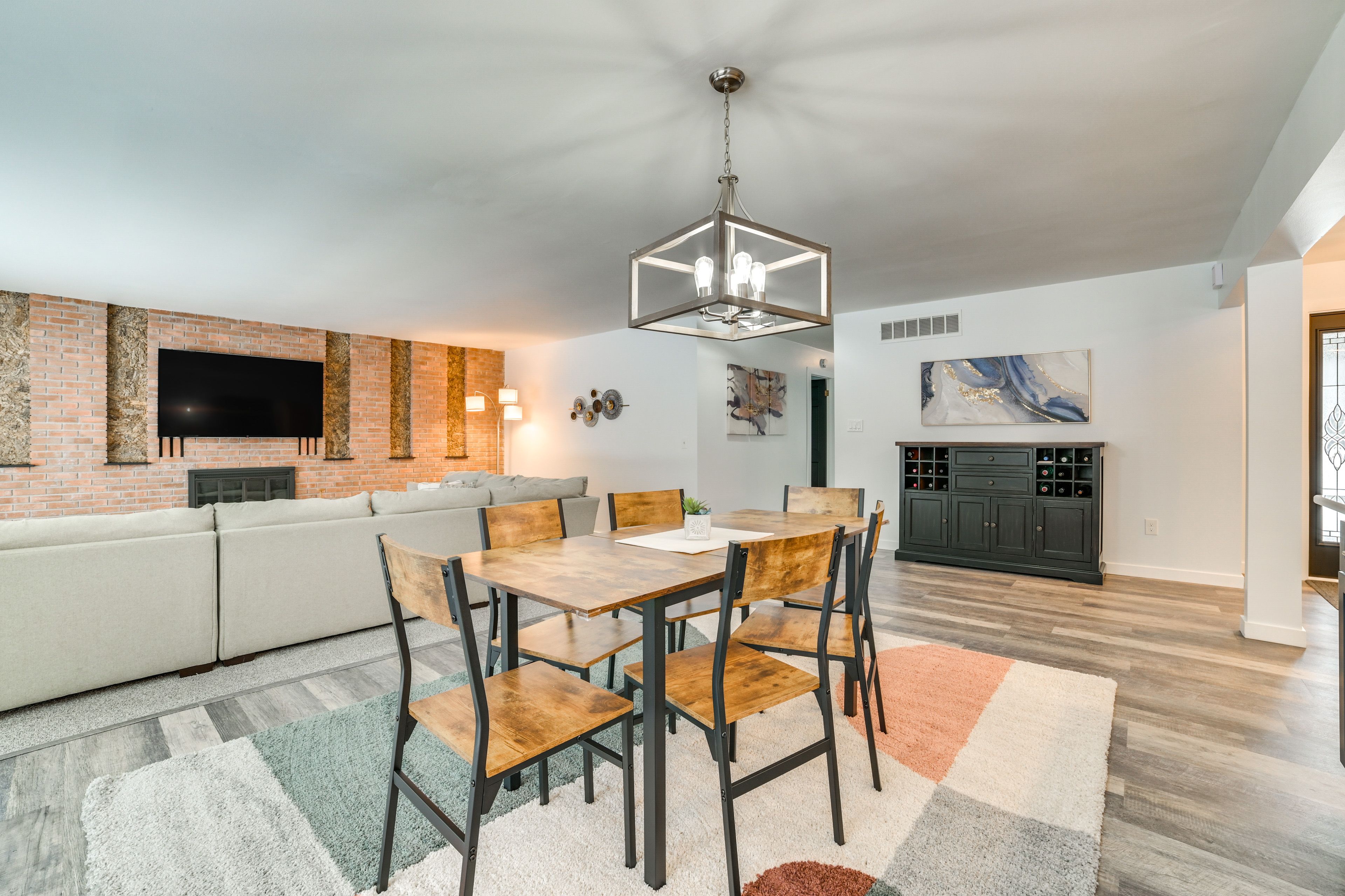 Dining Area | Dishware/Flatware