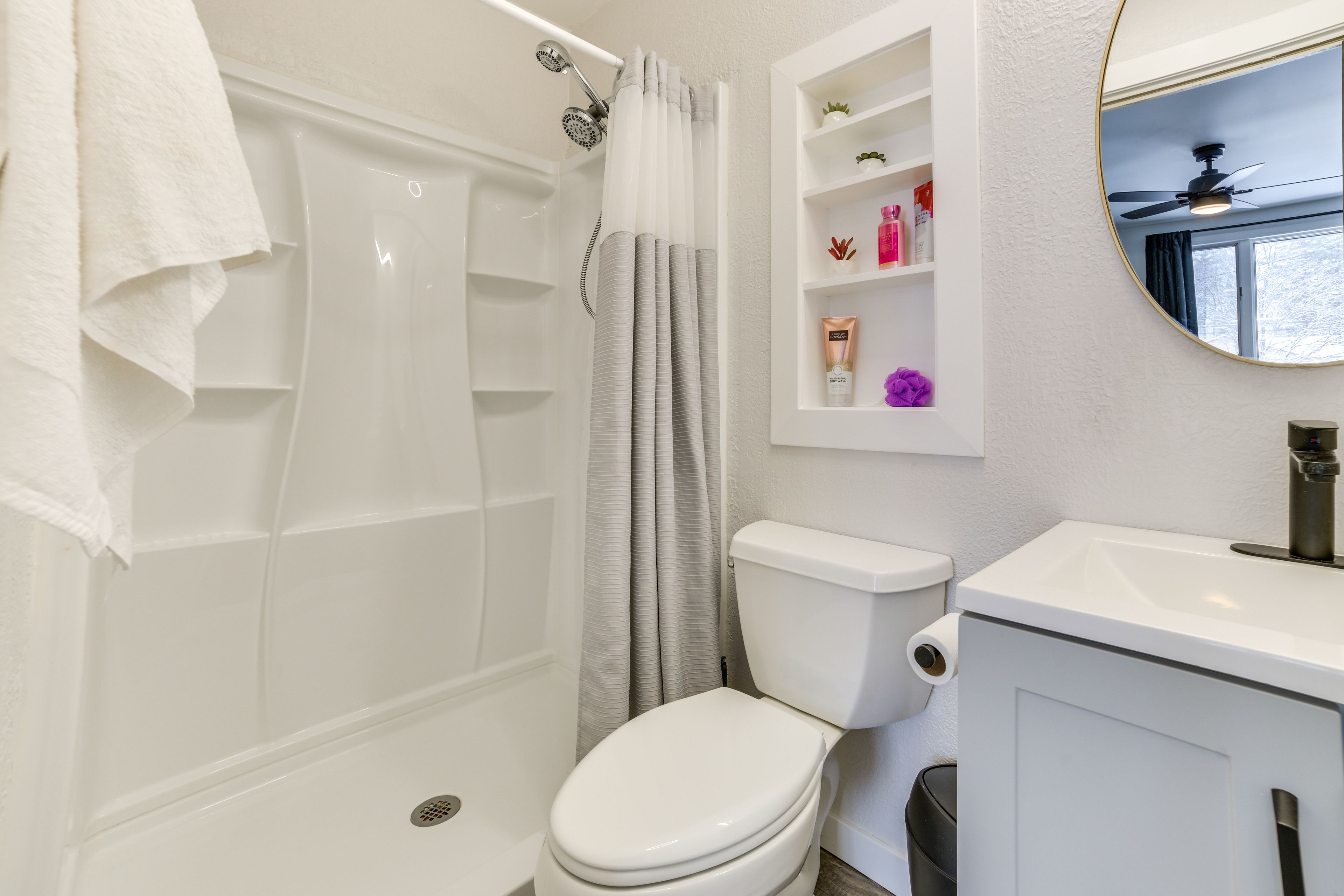 Full Bathroom