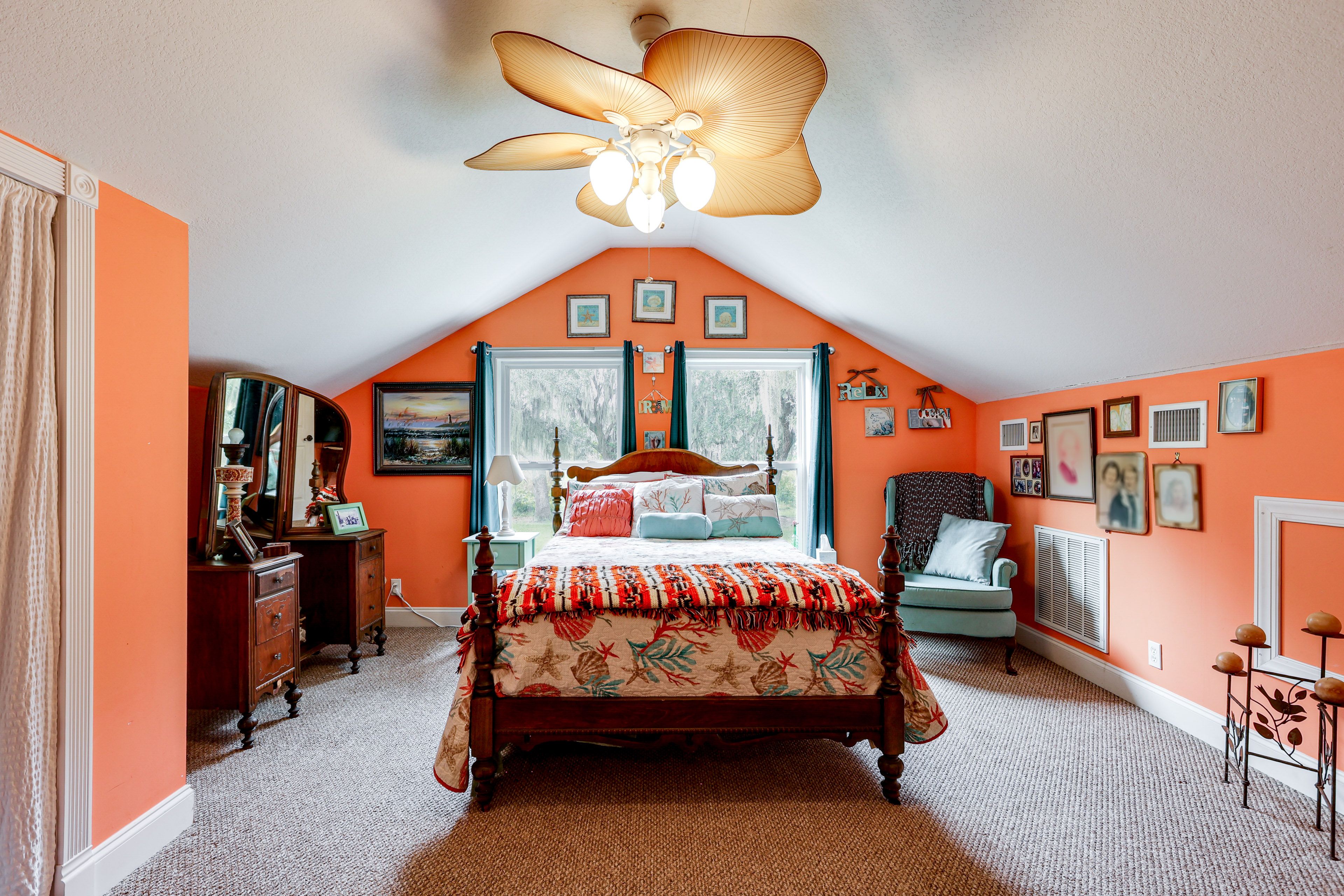 Bedroom 4 | 2nd Floor | Queen Bed