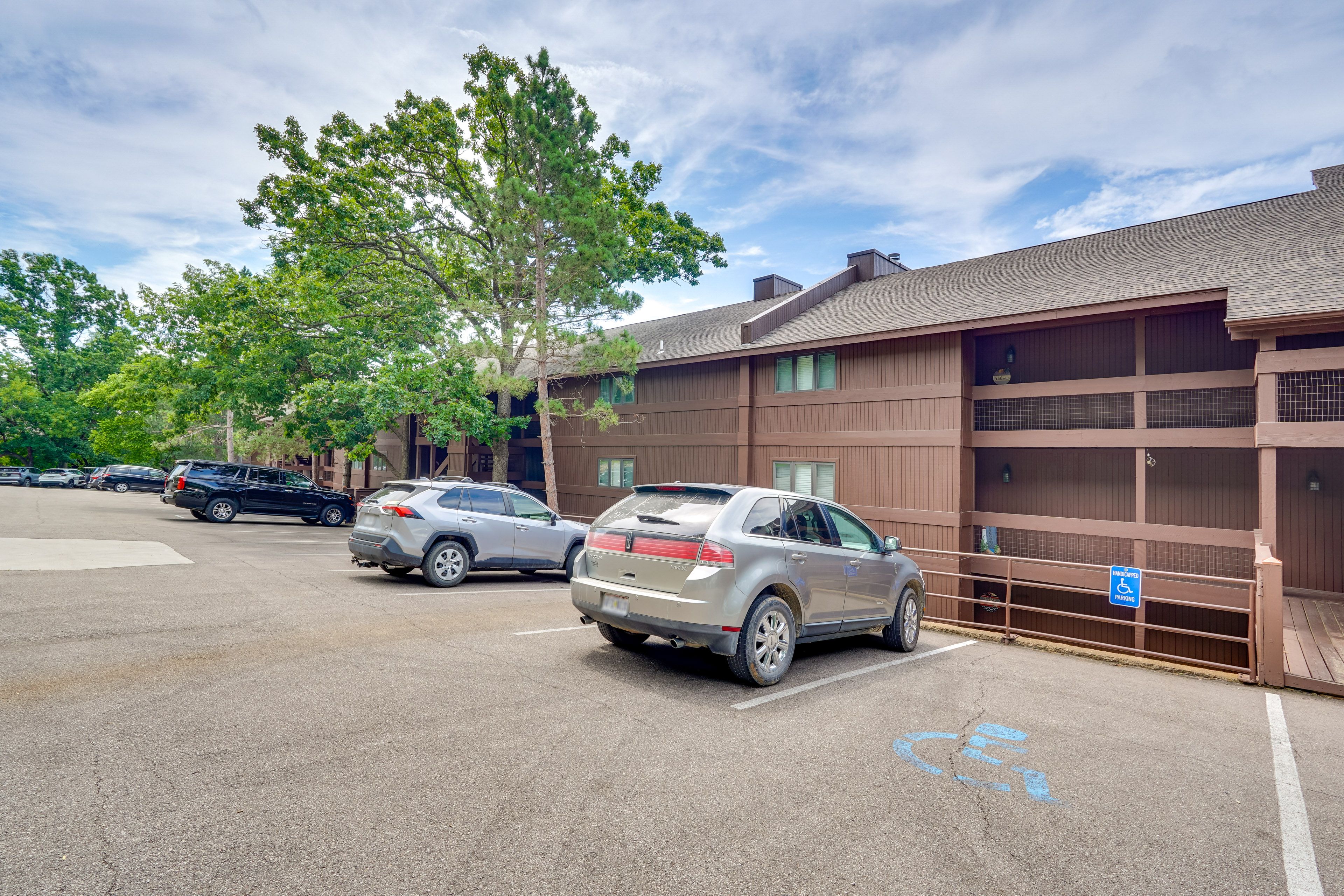 Community Parking Lot (First-Come, First-Served) | Boat Trailer Parking