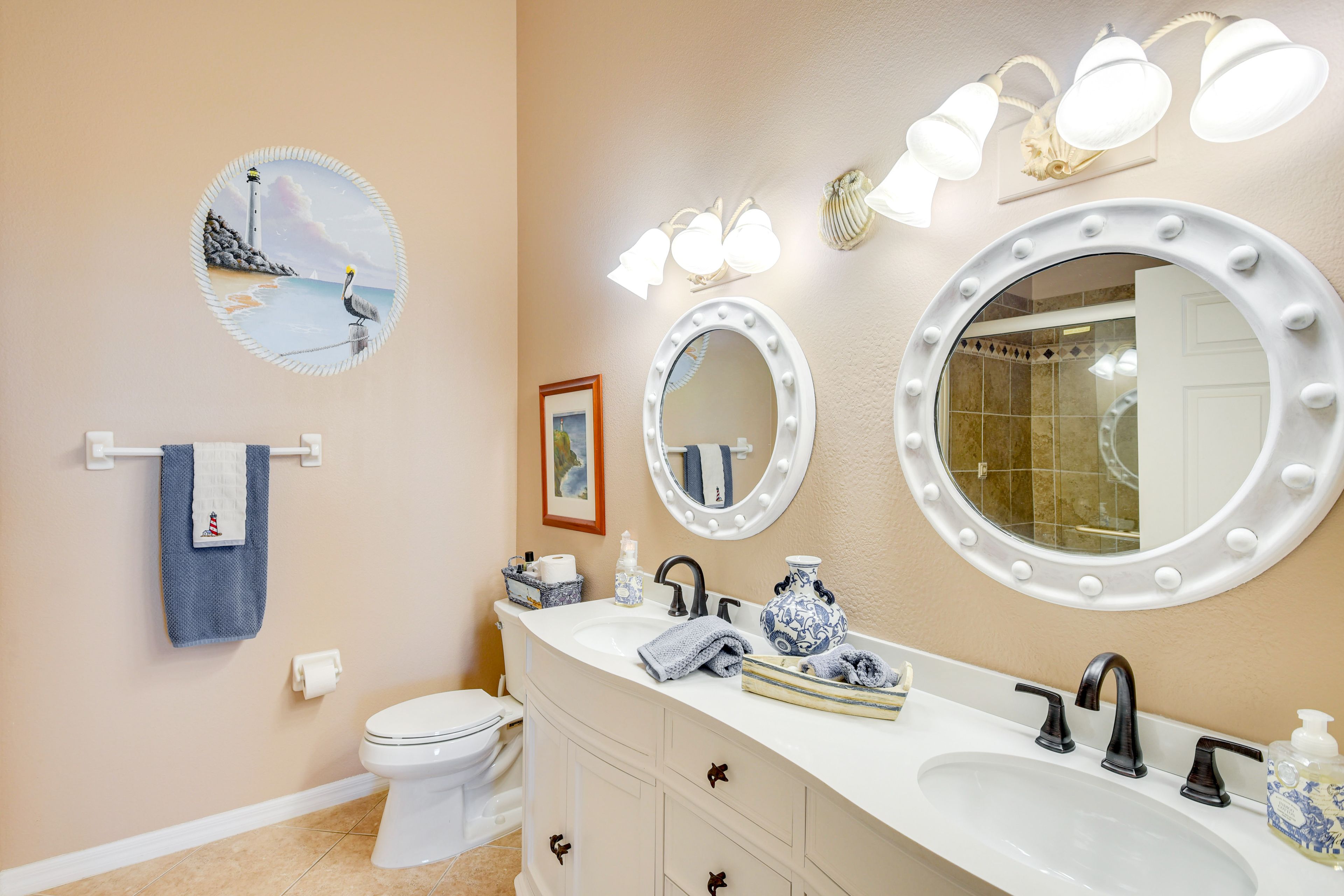 En-Suite Bathroom | Towels Provided
