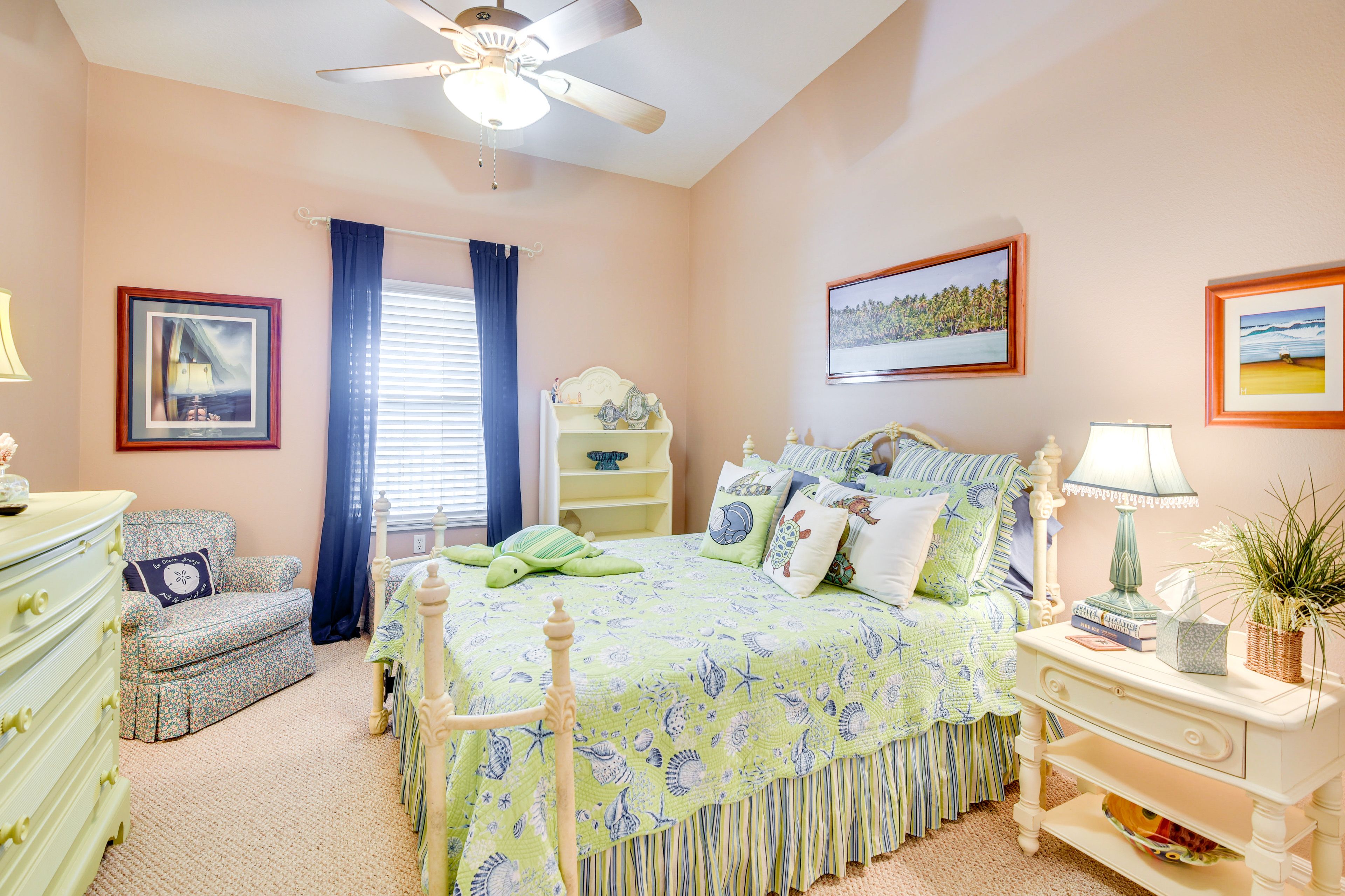 Bedroom 2 | Queen Bed | Flat-Screen TV