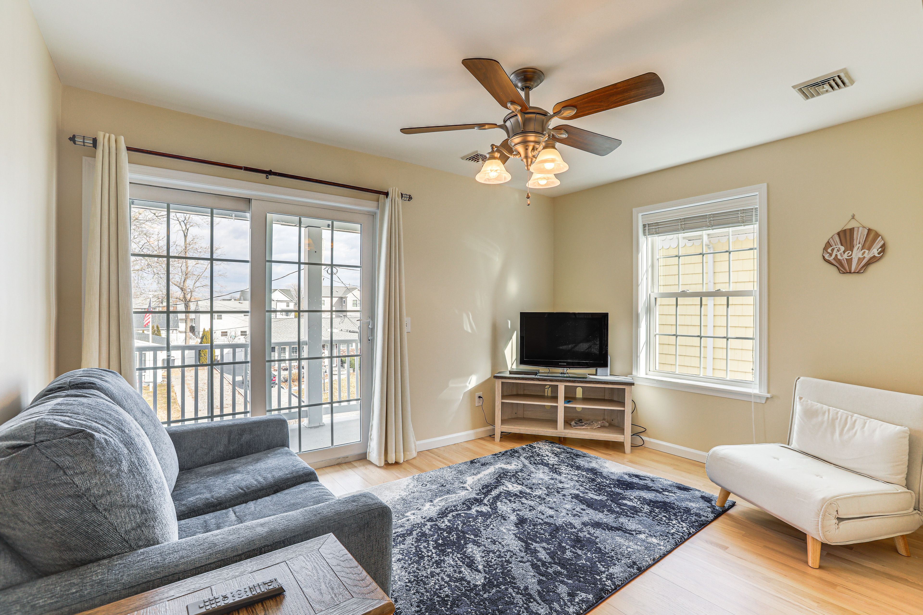 Sitting Room | 2nd Floor