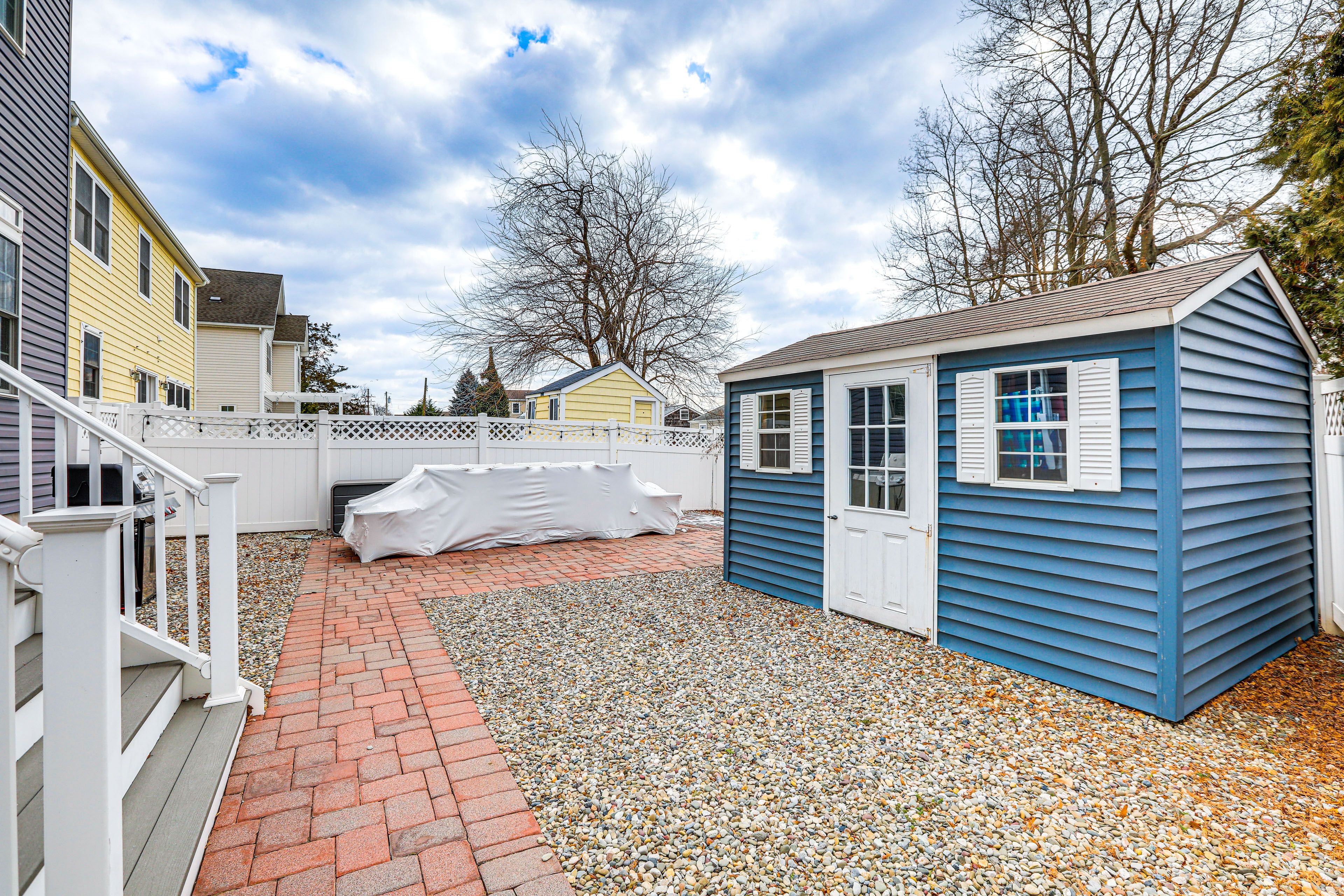 Backyard | Outdoor Shower | Gas Grill (Propane Provided)
