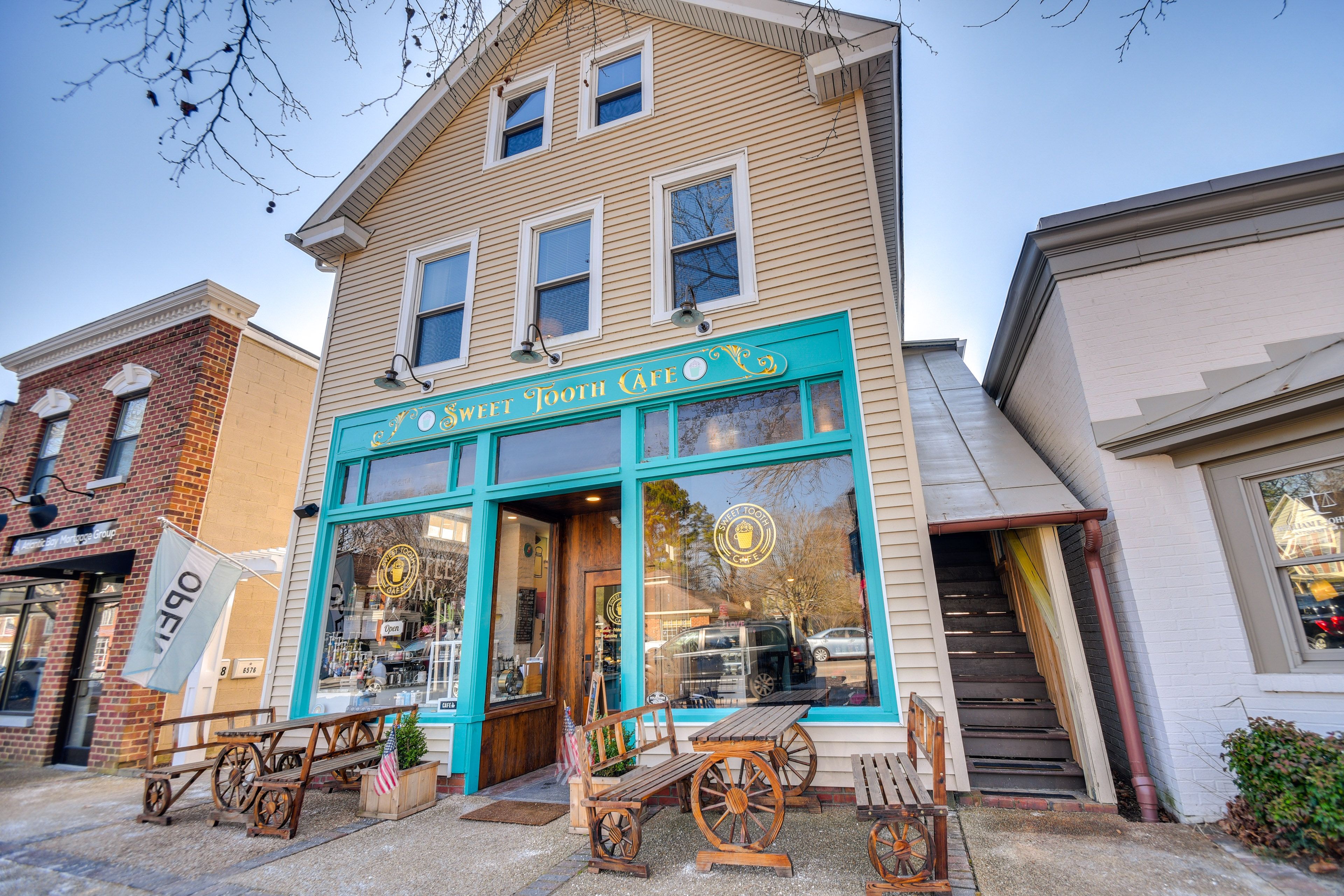 Gloucester Vacation Rental | 2BR | 1BA | Steps to Enter | 900 Sq Ft