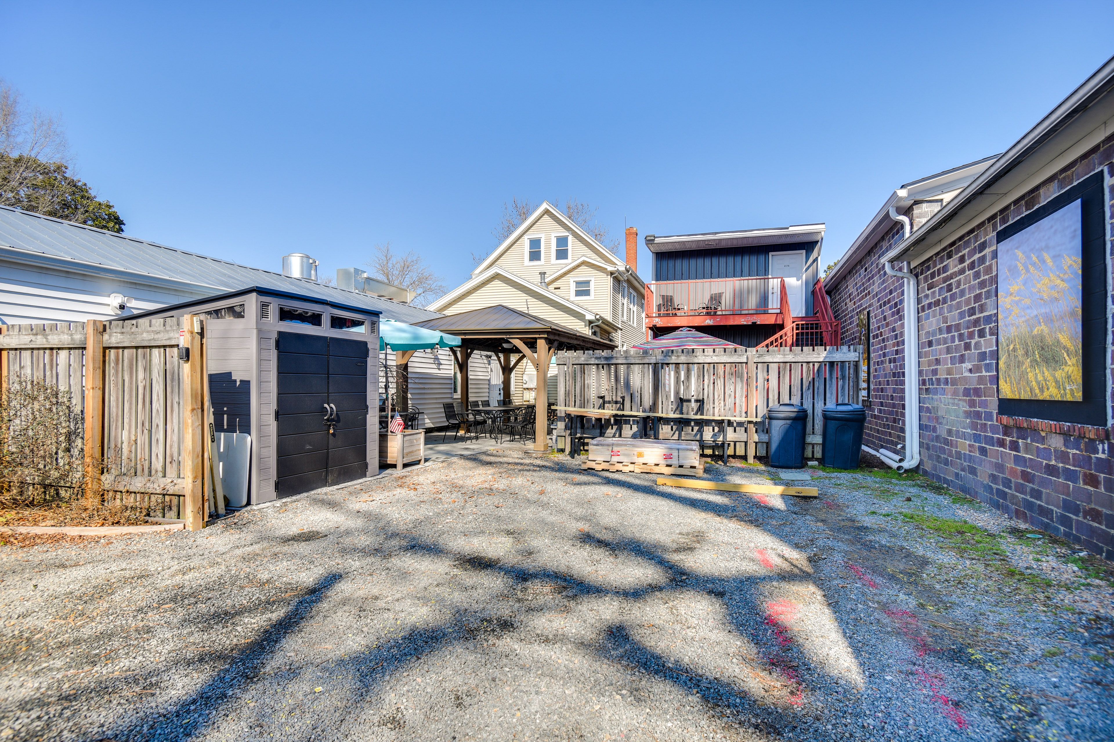 Parking | Shared Driveway (1 Vehicle) | Free Street Parking