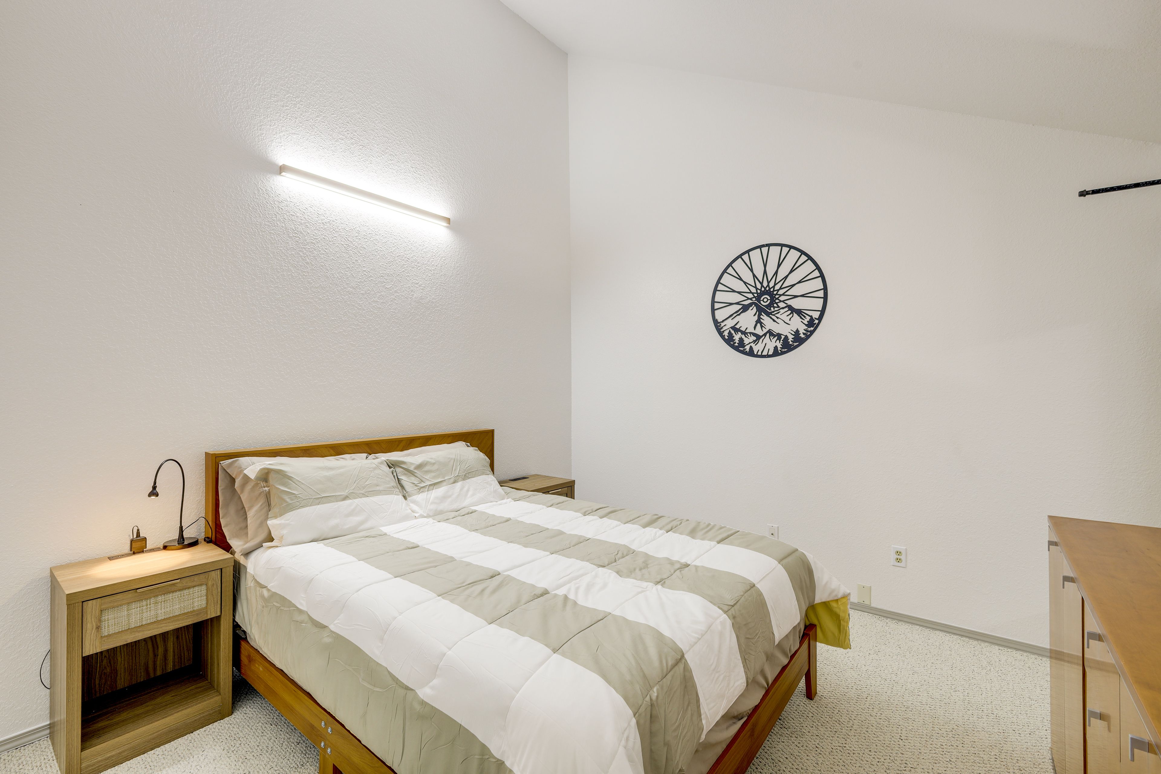 Bedroom 2 | 2nd Floor | Queen Bed | Linens Provided