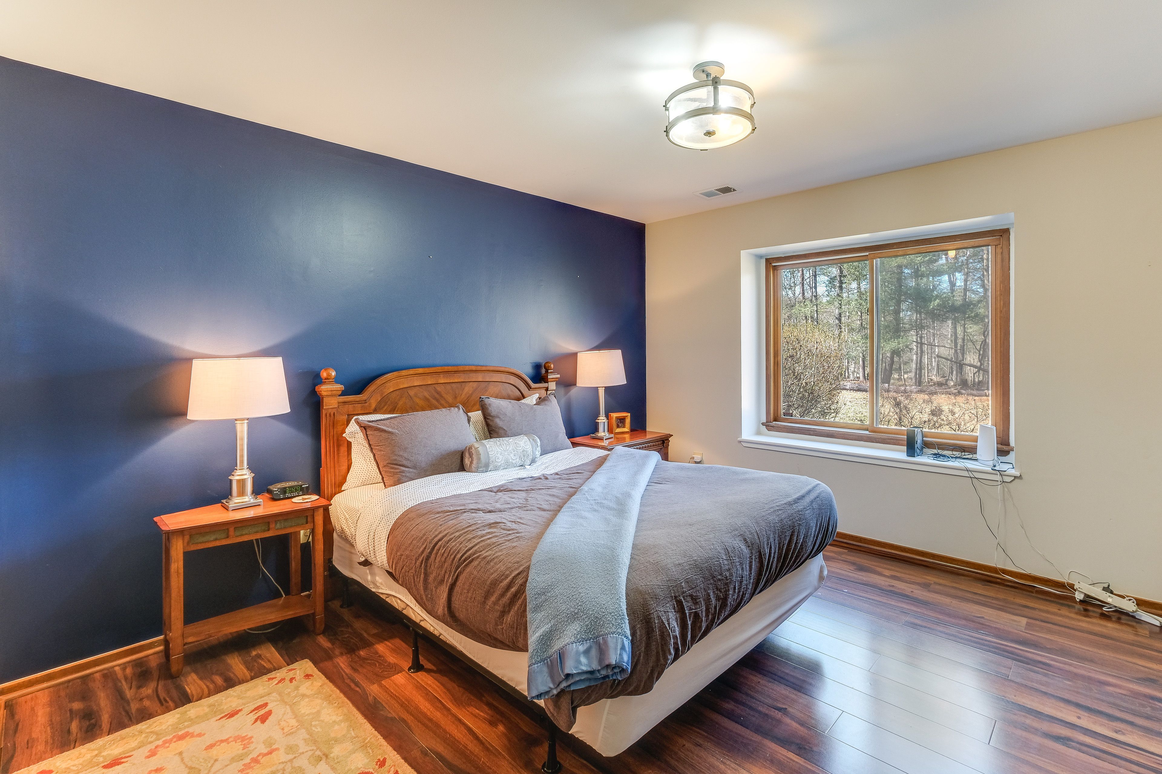 Bedroom 2 | Queen Bed