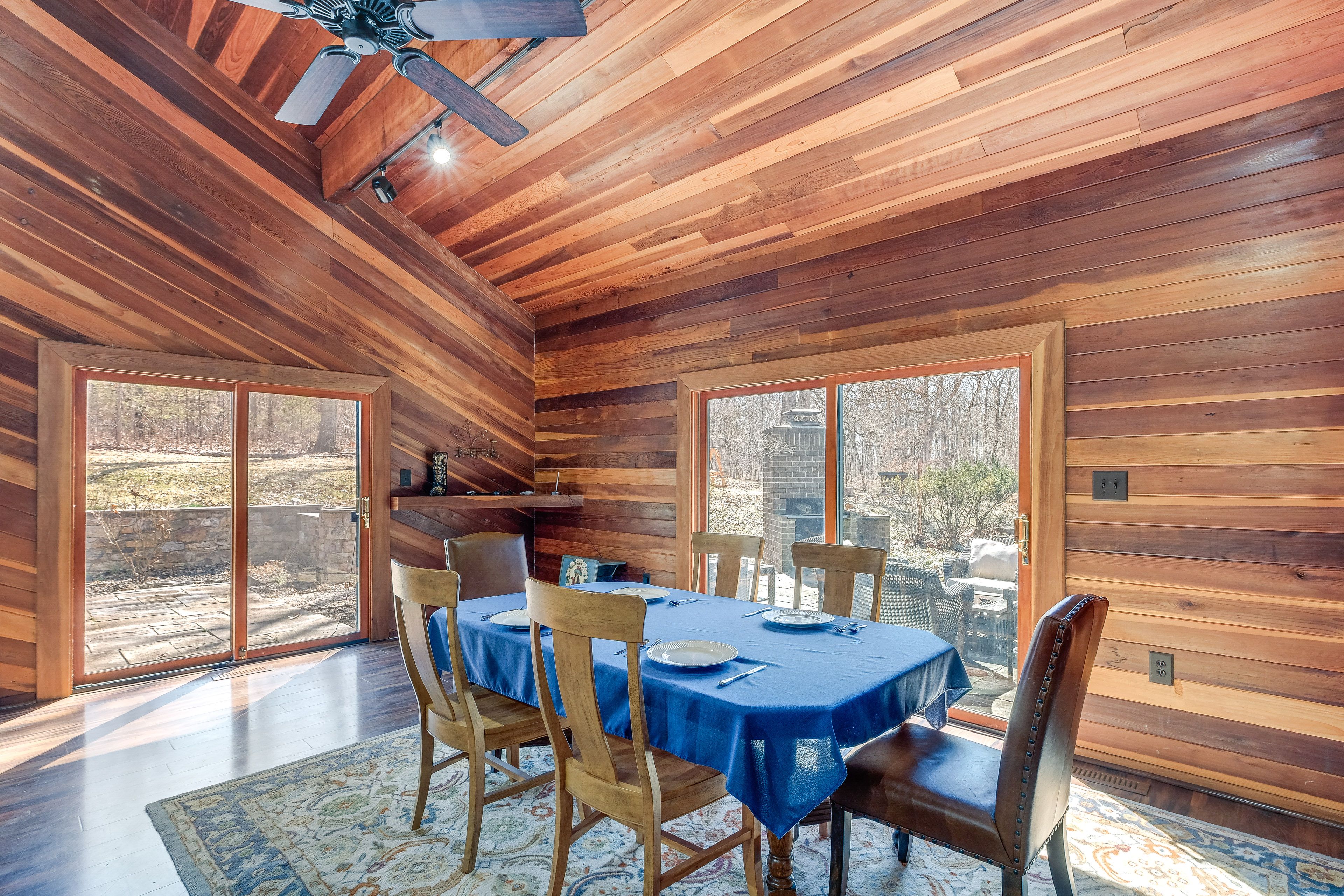Dining Area | Dishware & Flatware | Central A/C & Heat