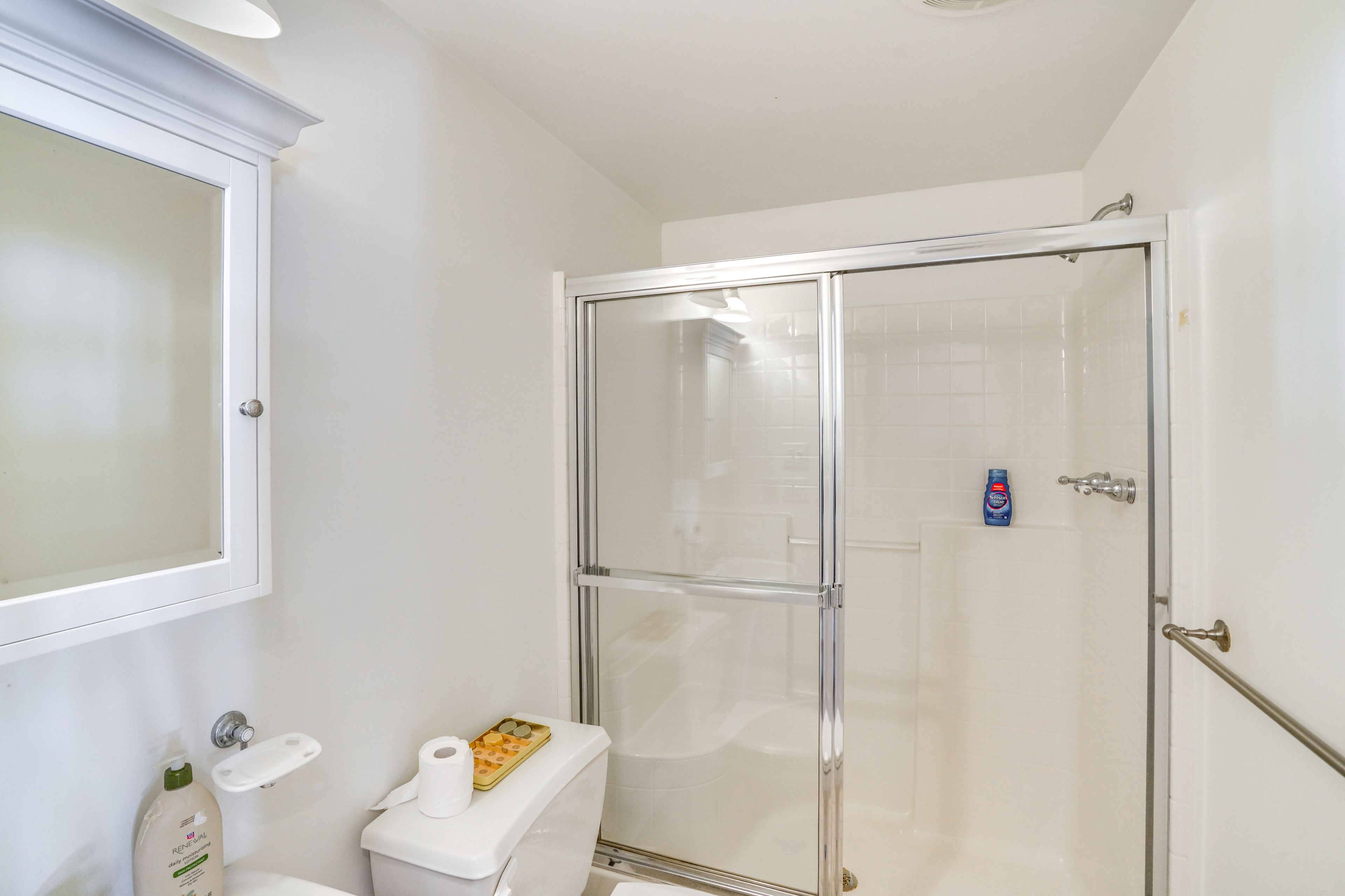 Full Bathroom | Basement Floor