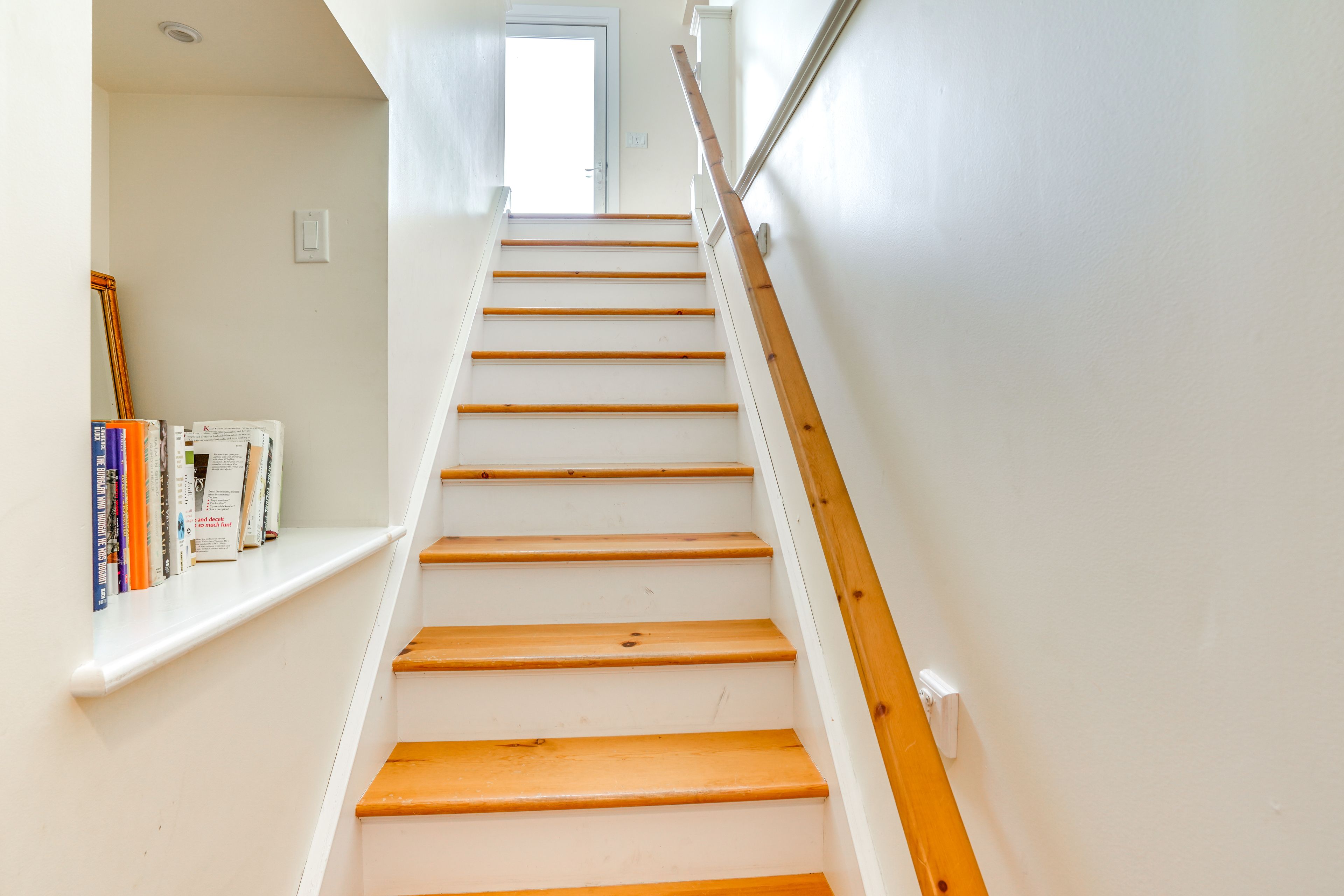 Stairs to Basement Floor